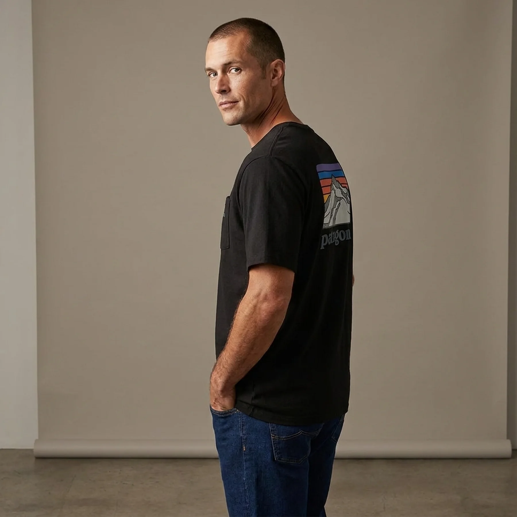 Футболка чоловіча Patagonia Men's Line Logo Ridge Pocket Responsibili-Tee (INBK38511)