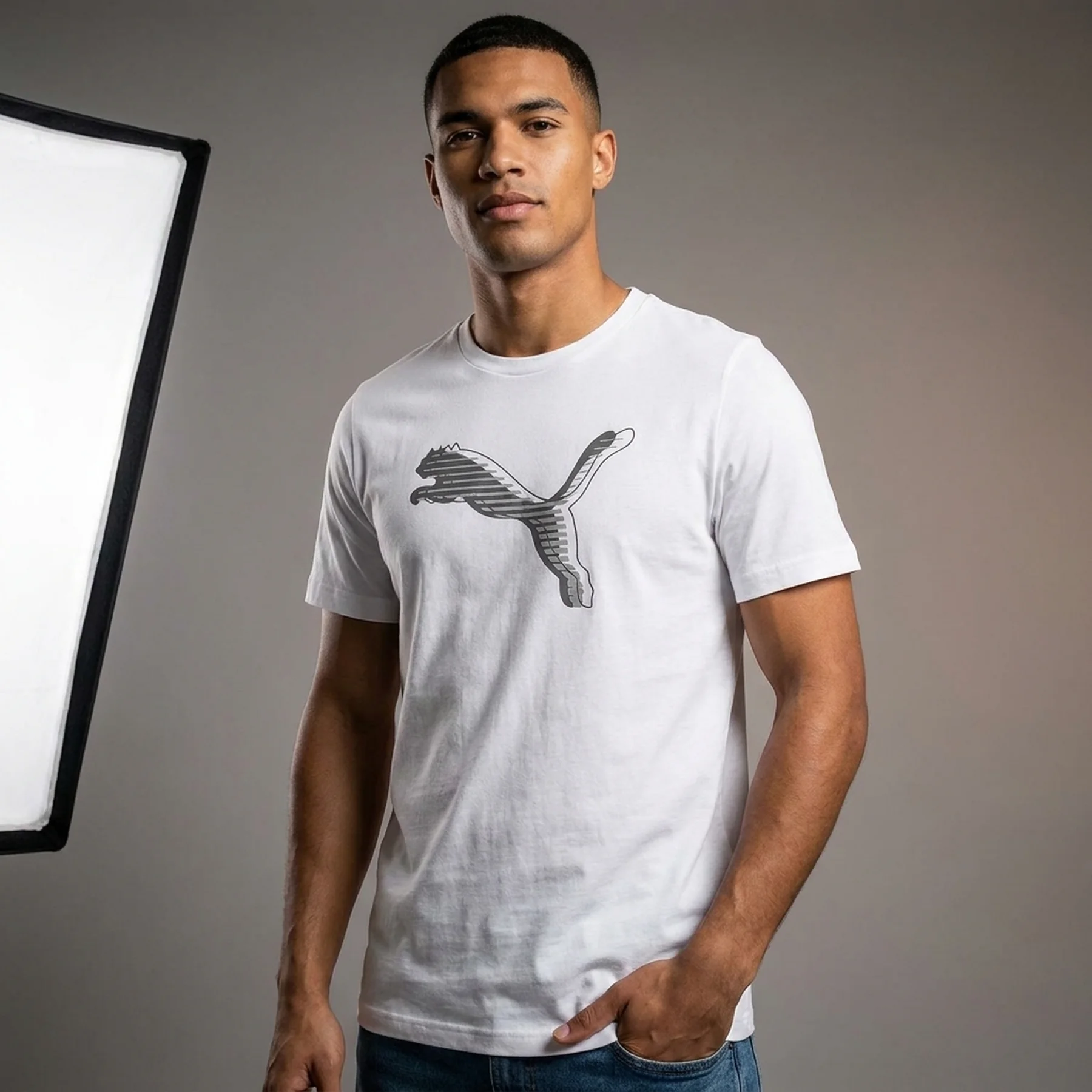 Футболка чоловіча Puma Graphics Logo White (688891-02)