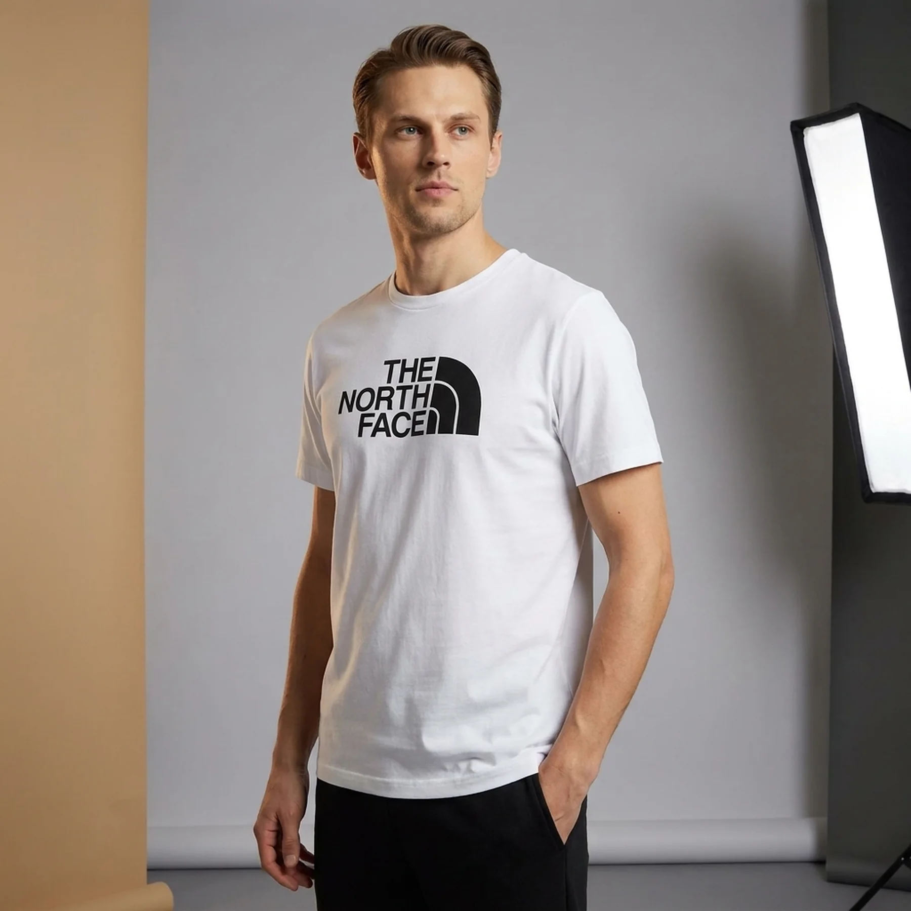 Футболка чоловіча The North Face Easy Tee White (0A8A6CFN41)