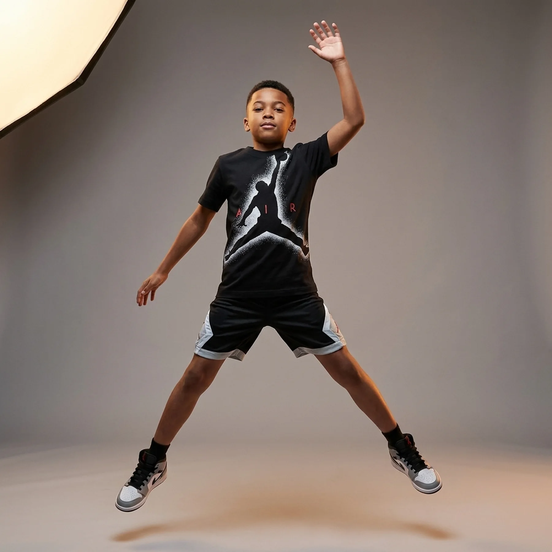 Футболка дитяча Jordan Jdb Flight Essentials Jumpman Black (95C122-023)