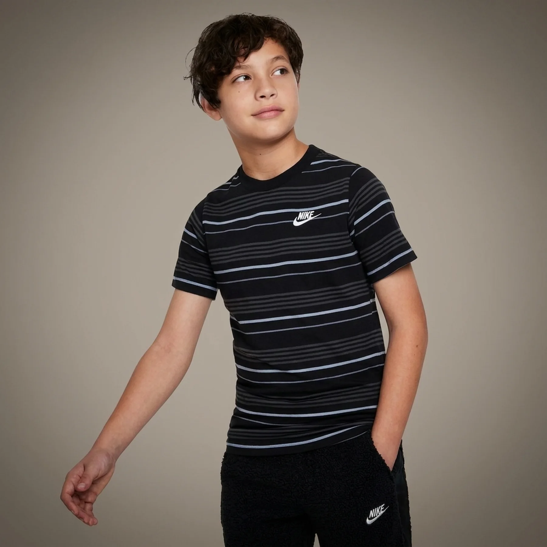 Футболка дитяча Nike Shirt K Nsw Tee Club Stripe, Black/Ashen Slate (FJ6348-011)