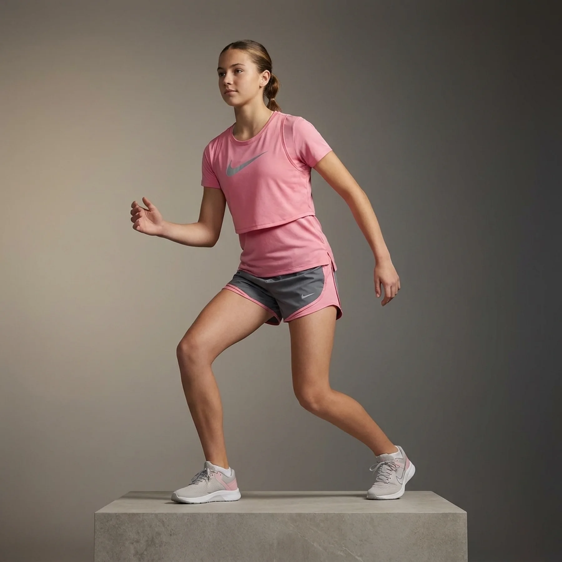 Футболка підліткова Nike Dri-Fit Trophy Ss Top (DA1096-675)