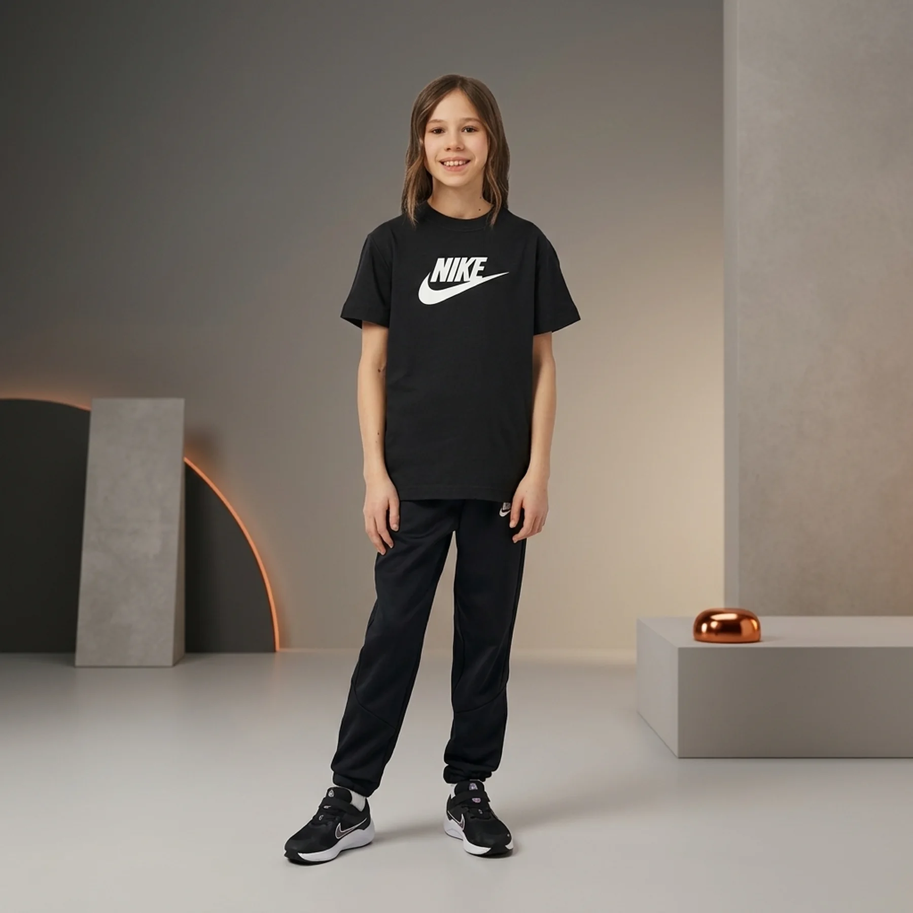 Футболка підліткова Nike Sportswear Futura T-Shirt (FD0928-010)
