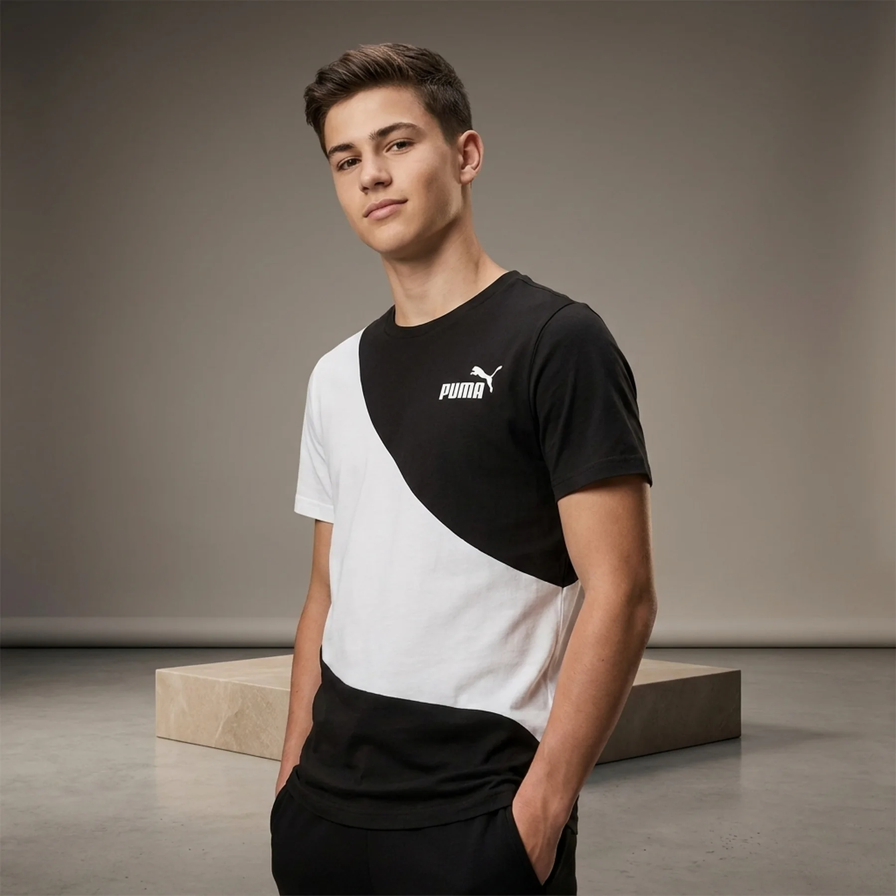 Футболка підліткова Puma Power Cat Tee Black/White (674231-01)