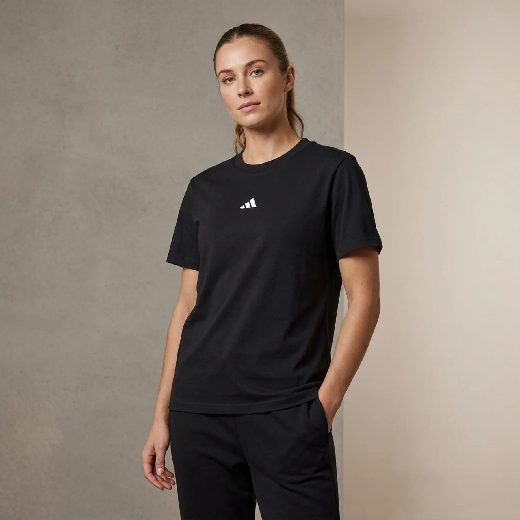 Футболка жіноча Adidas Sl Sj T (JC5943)
