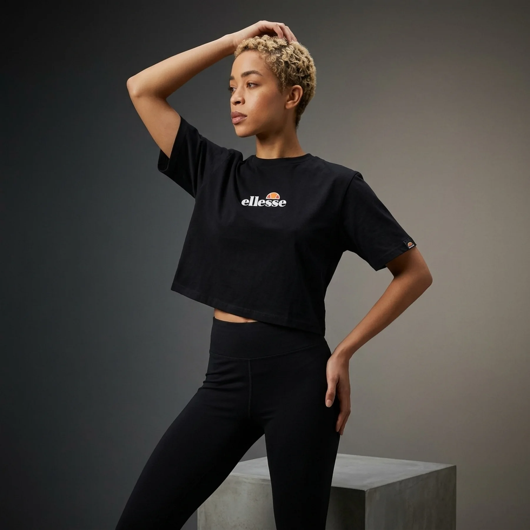 Футболка жіноча Ellesse Fireball (SGB06838-011)