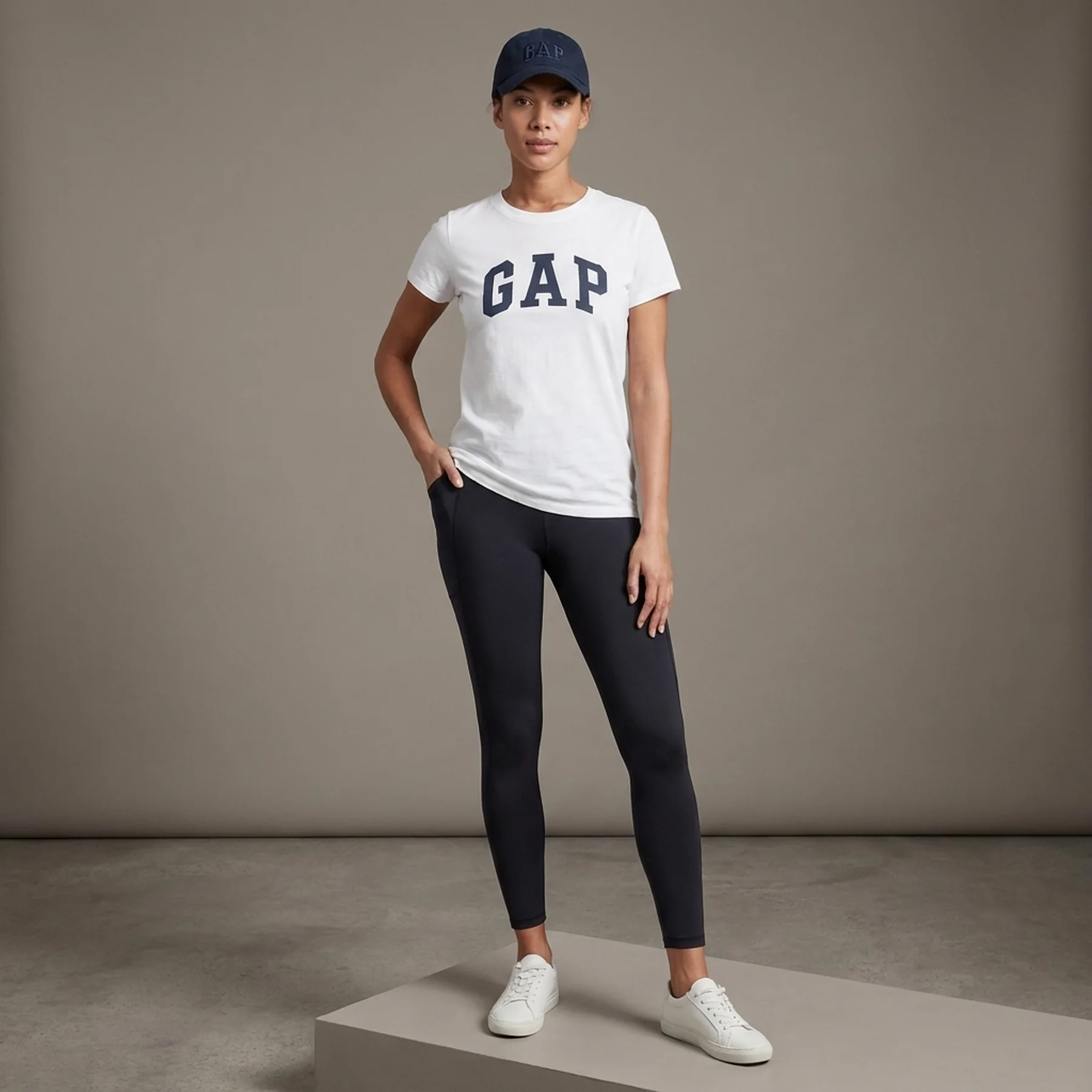 Футболка жіноча Gap Ss Clsc Tee White (268820-06)