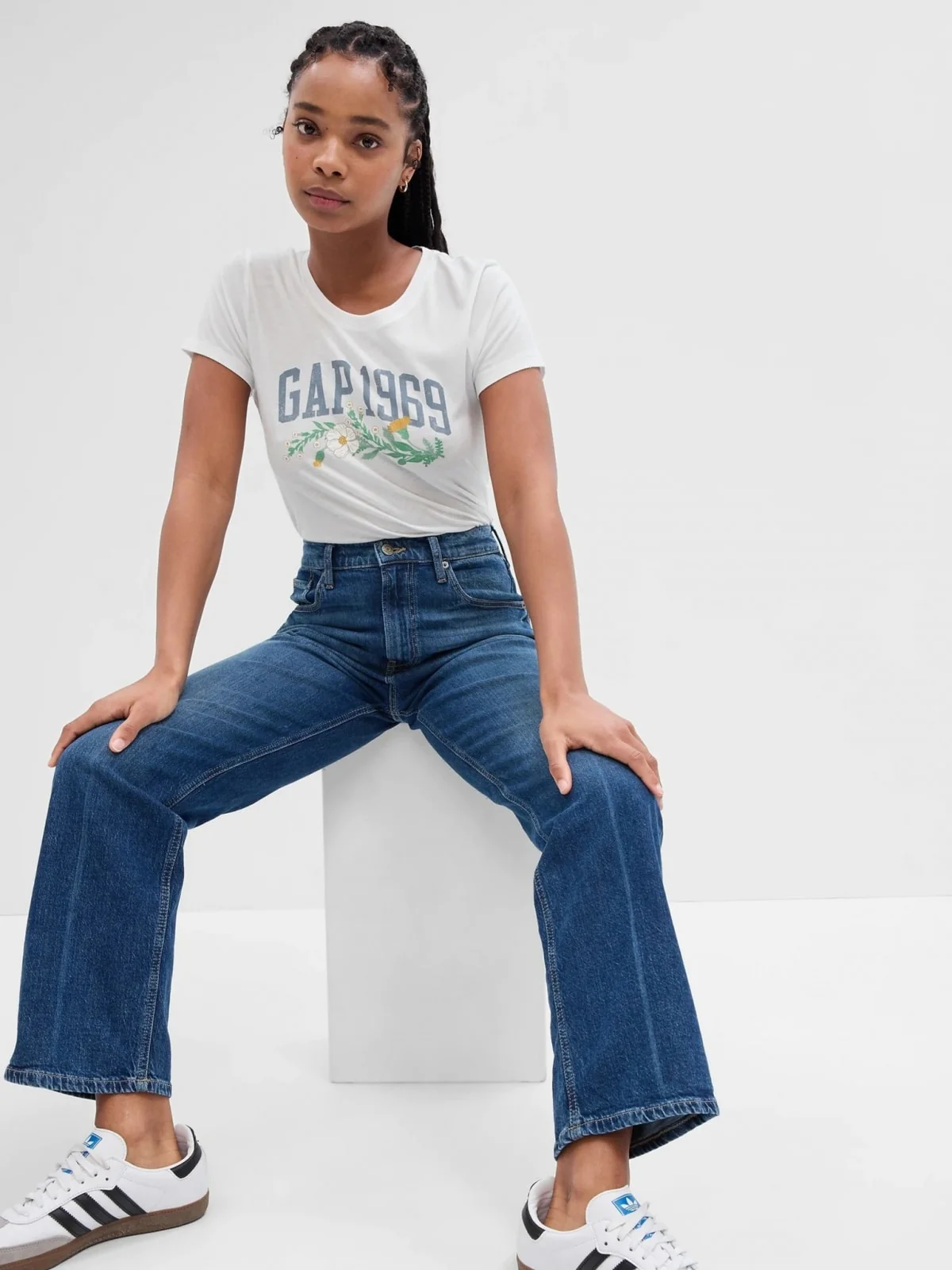 Футболка жіноча Gap V-Ss Fav Crew Gr White (842000-32)