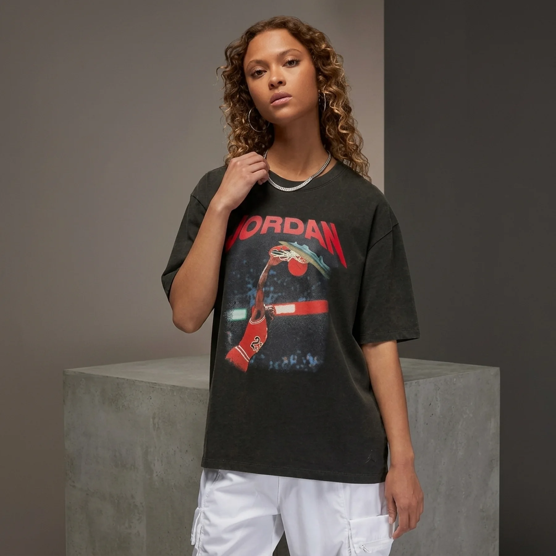 Футболка жіноча Jordan Graphic T-Shirt (FB5137-010)