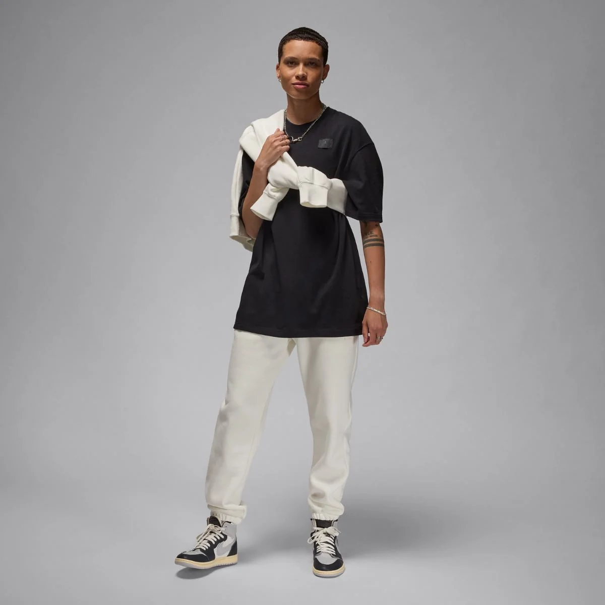 Футболка жіноча Jordan W Ss Os Essen Tee 24 (HM4372-010)