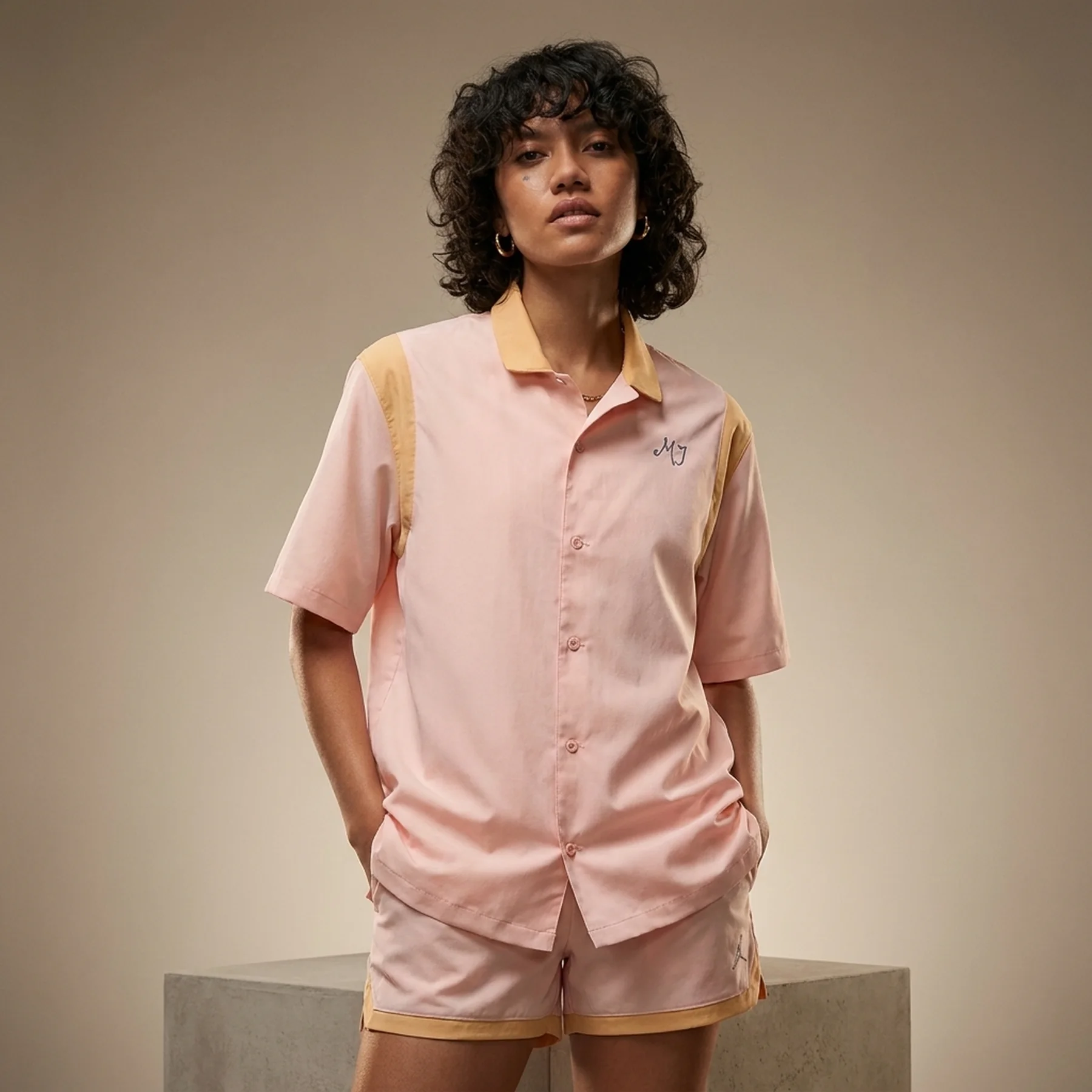 Футболка жіноча Jordan Women's Button-Down Shirt (DZ3340-610)
