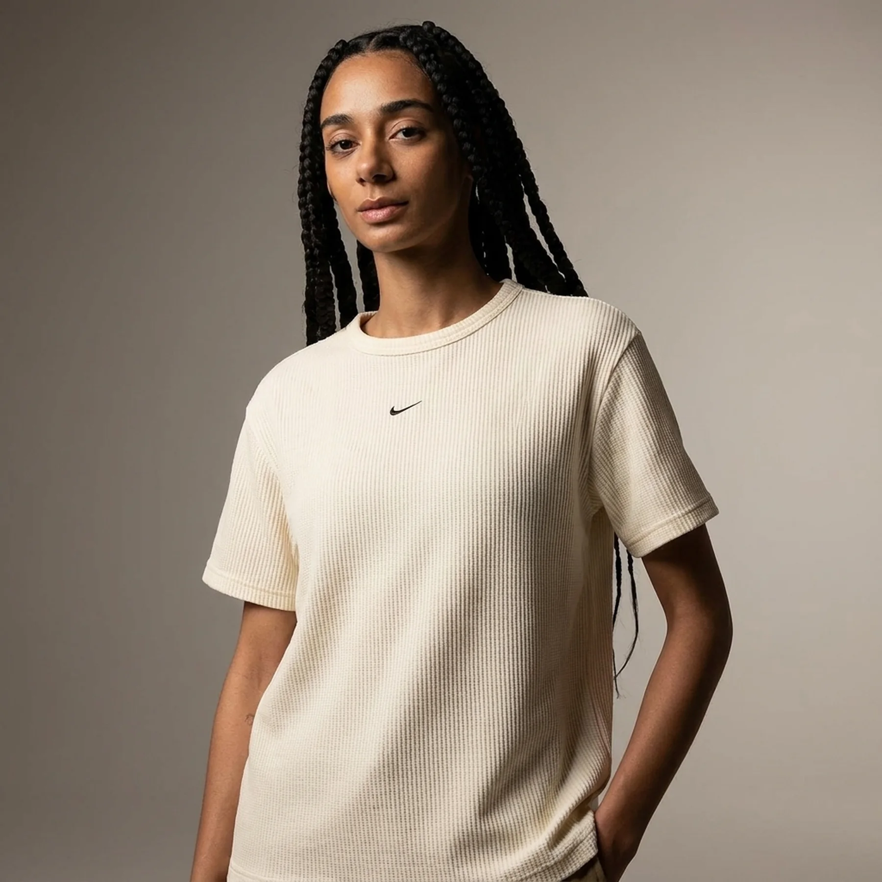 Футболка W NSW NK CHLL WFL SS TOP HJ3838-134 Nike S Бежевий