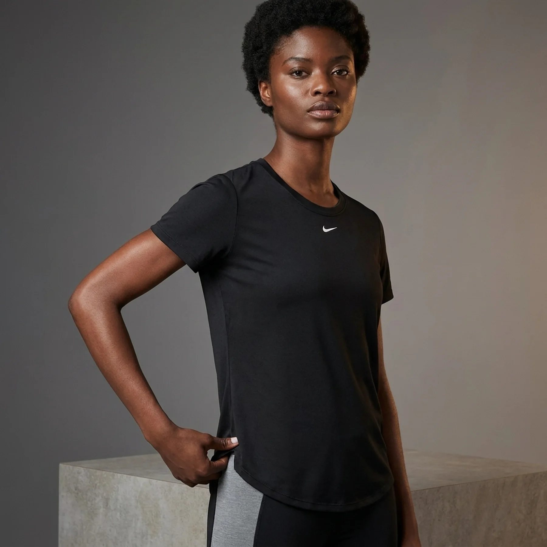 Футболка жіноча Nike Dri-Fit One (DD0638-010)