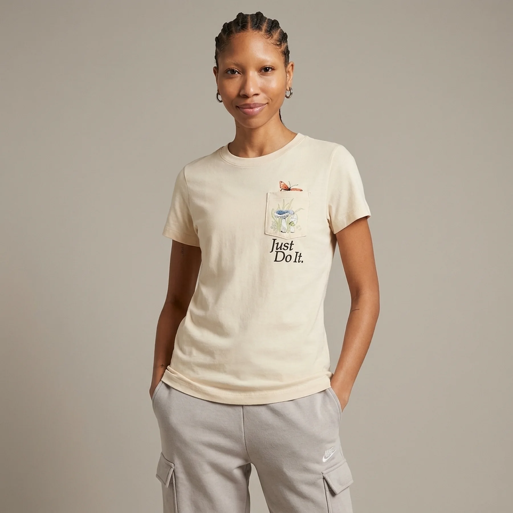 Футболка жіноча Nike Nature Pocket Tee (DD1462-113)