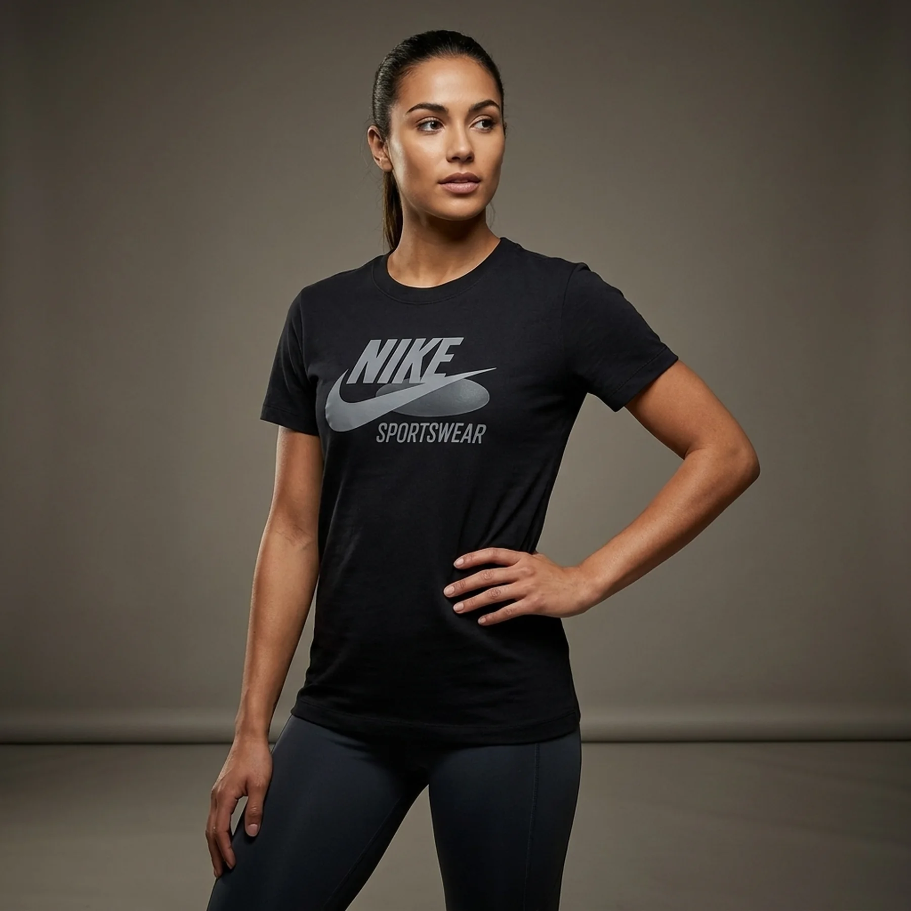 Футболка жіноча Nike Nsw Club Ss Tee Cc (IB2447-010)