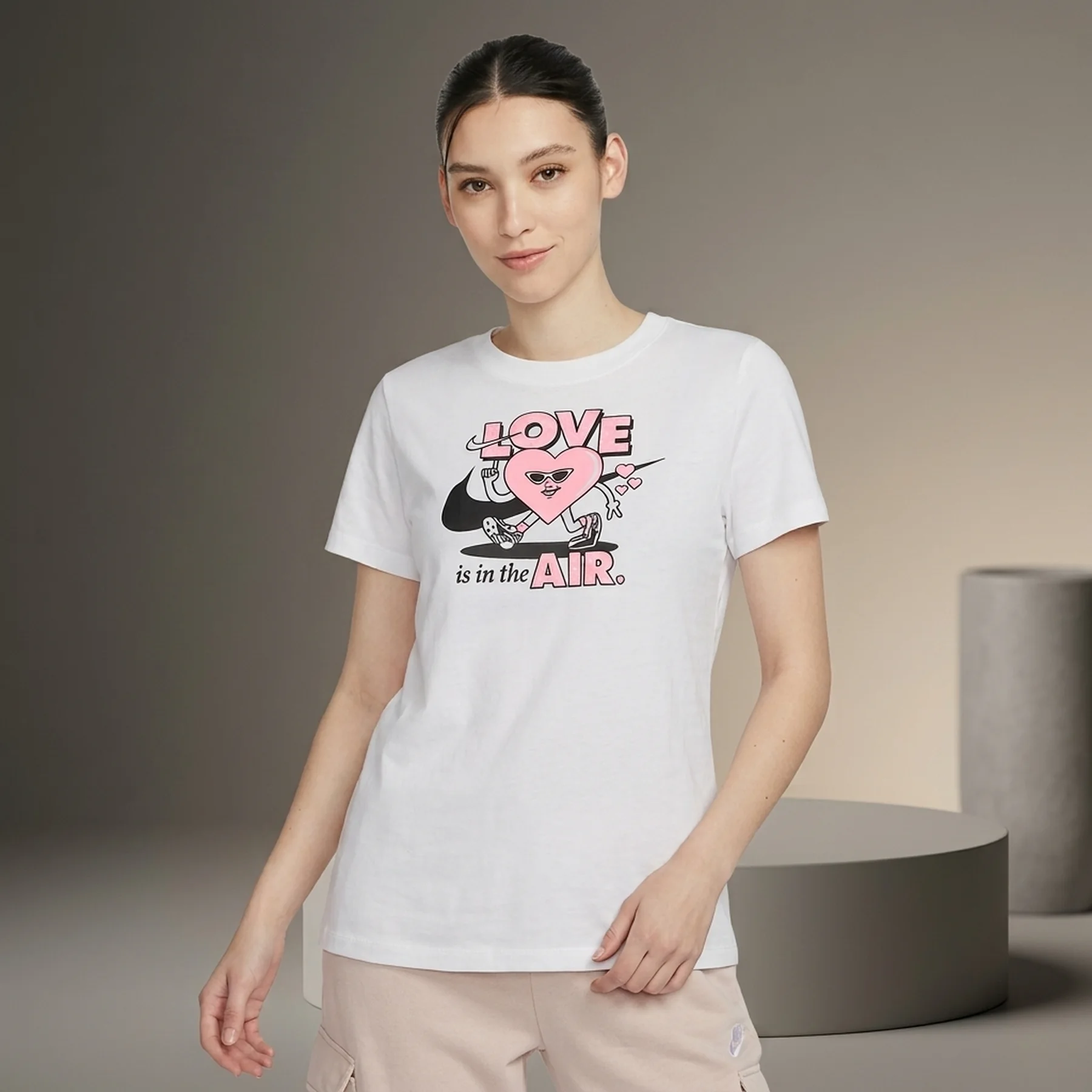 Футболка жіноча Nike Nsw Tee Ss Vday (DN5878-063)