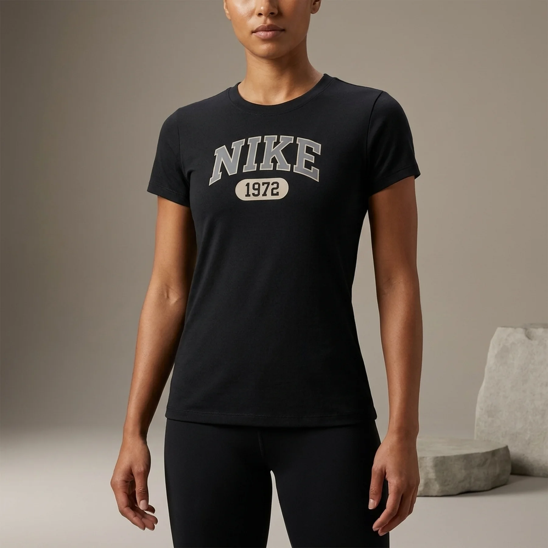 Футболка жіноча Nike Short-Sleeve Slim T-Shirt (IB2444-010)