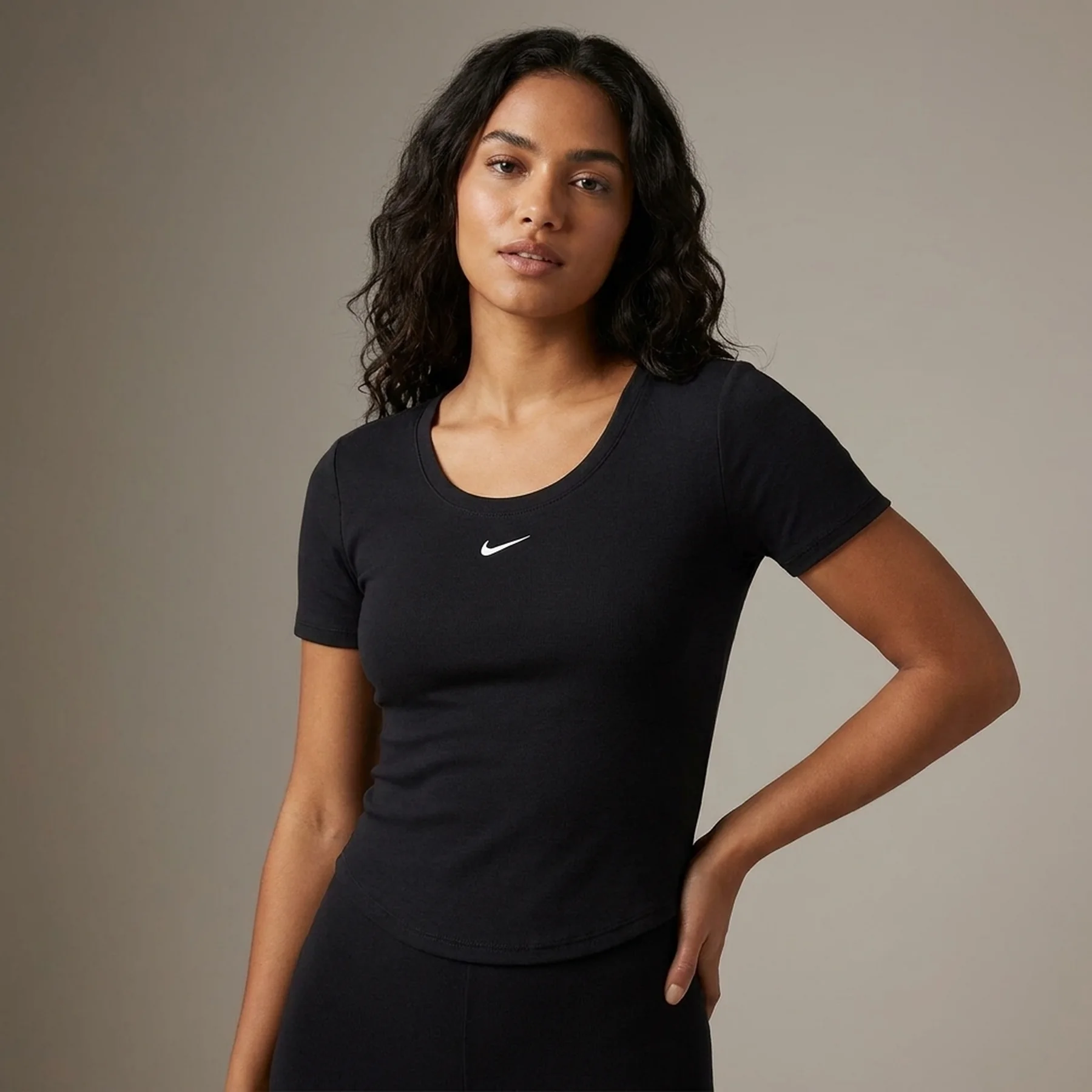 Футболка жіноча Nike Sportswear Chill Knit Tight Scoop (FN3664-010)