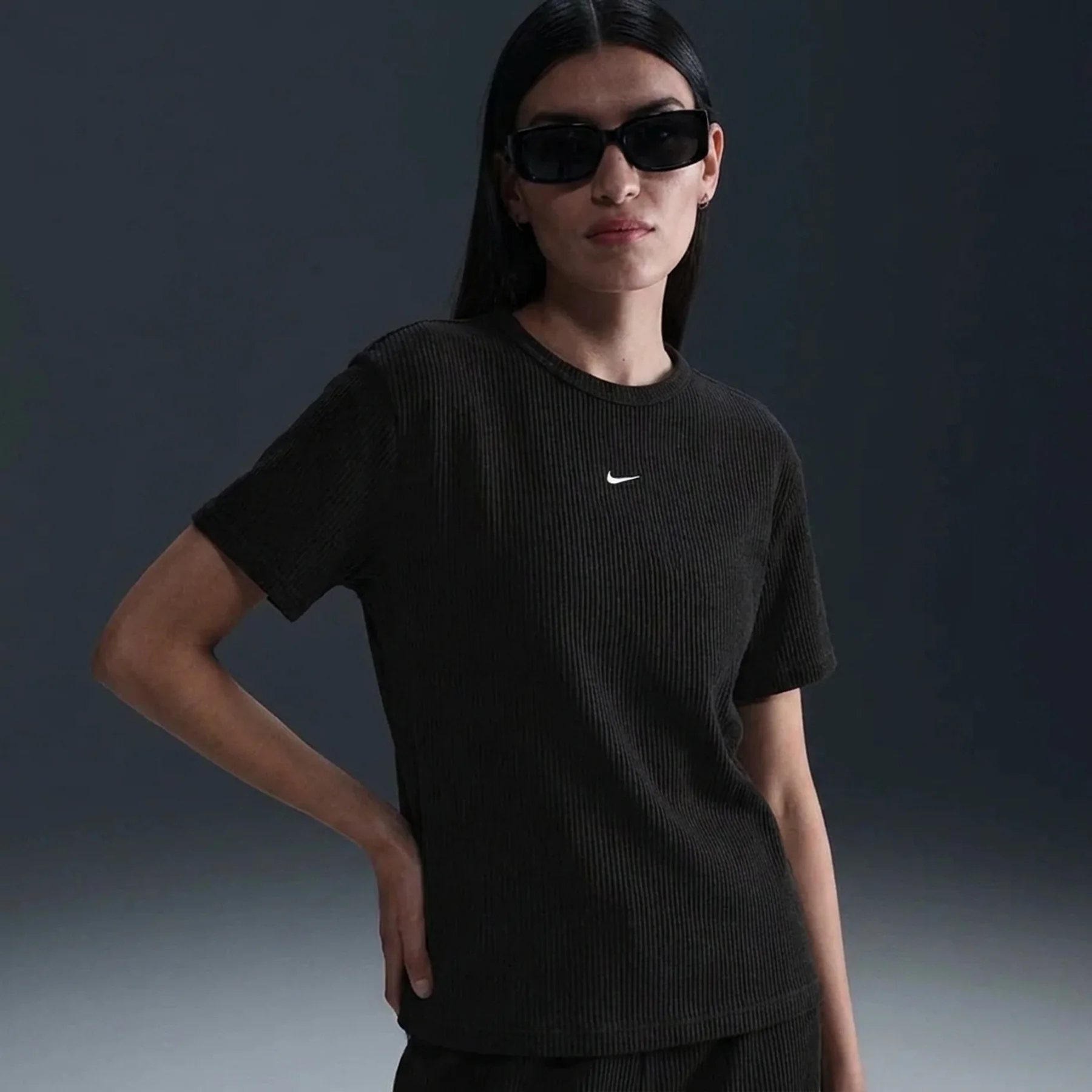 Футболка W NSW NK CHLL WFL SS TOP HJ3838-011 Nike S Чорний