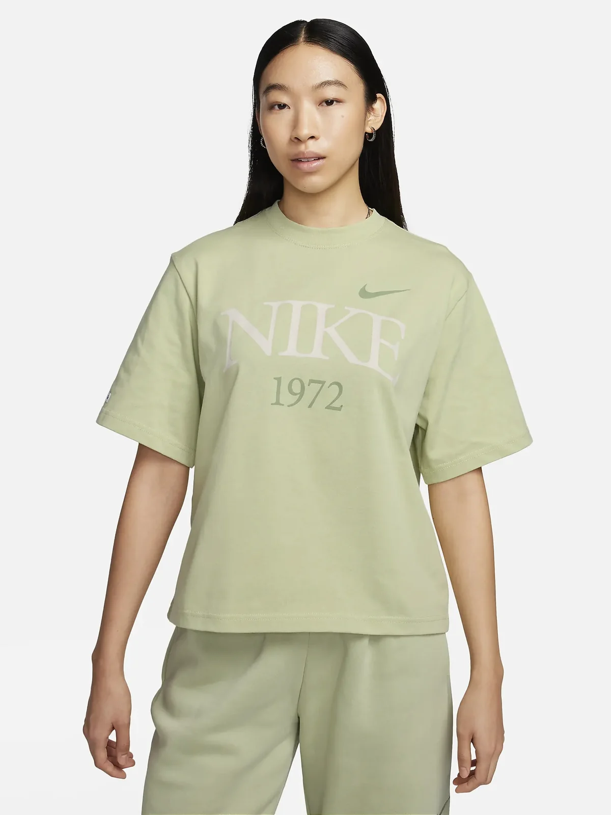 Футболка жіноча Nike Sportswear Classic (FQ6600-371)
