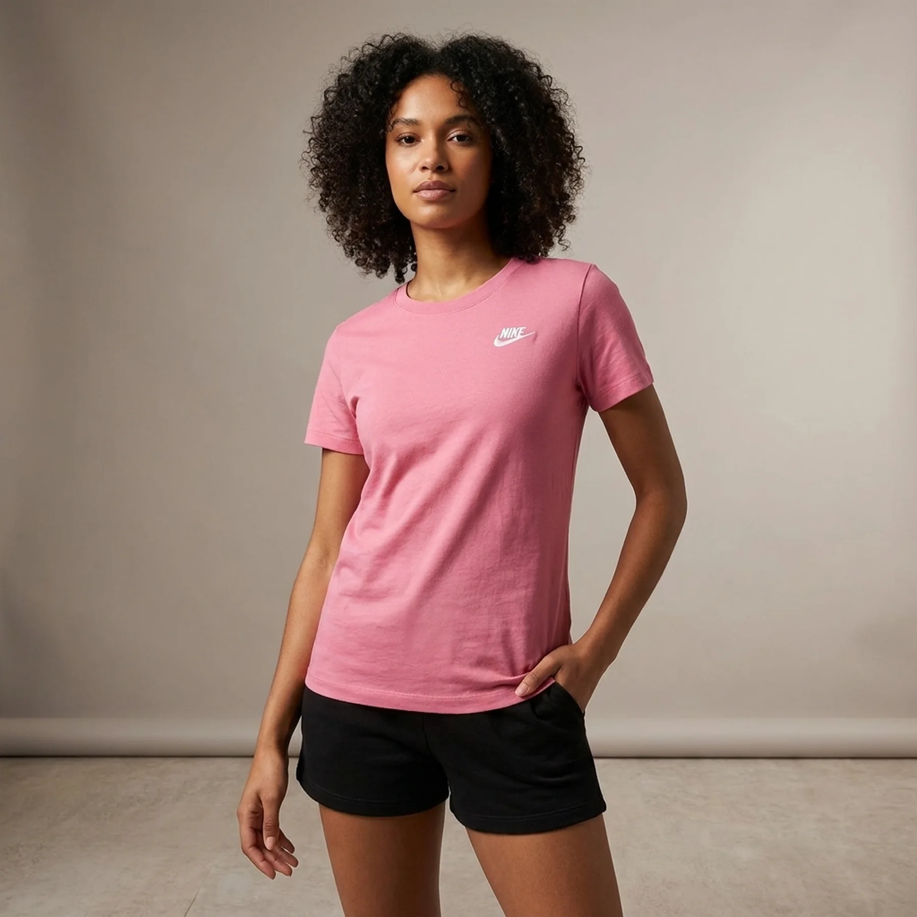 Футболка жіноча Nike Sportswear Club Tee (DN2393-609)