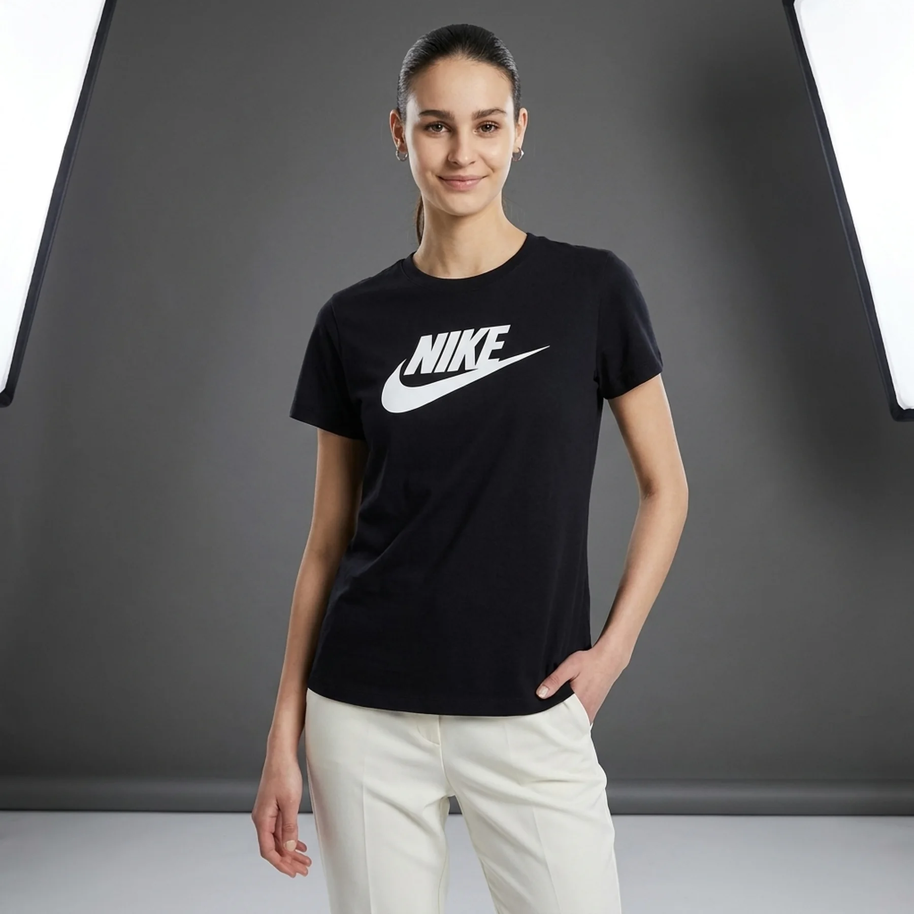 Футболка жіноча Nike Sportswear Essentials (AT2783-010)