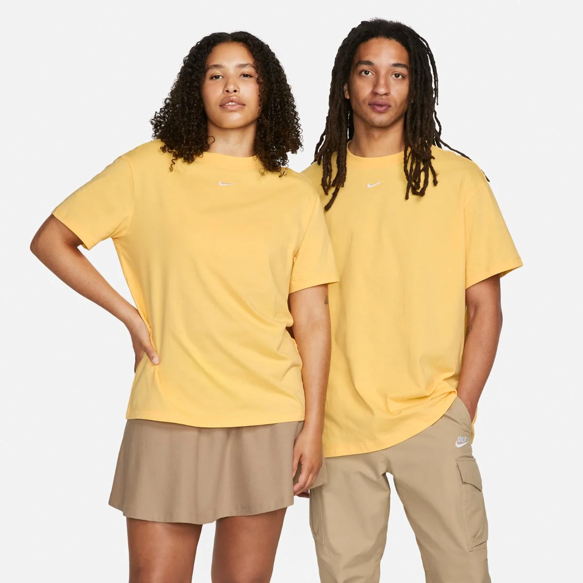 Футболка жіноча Nike Sportswear Essentials (DN5697-795) — Одяг