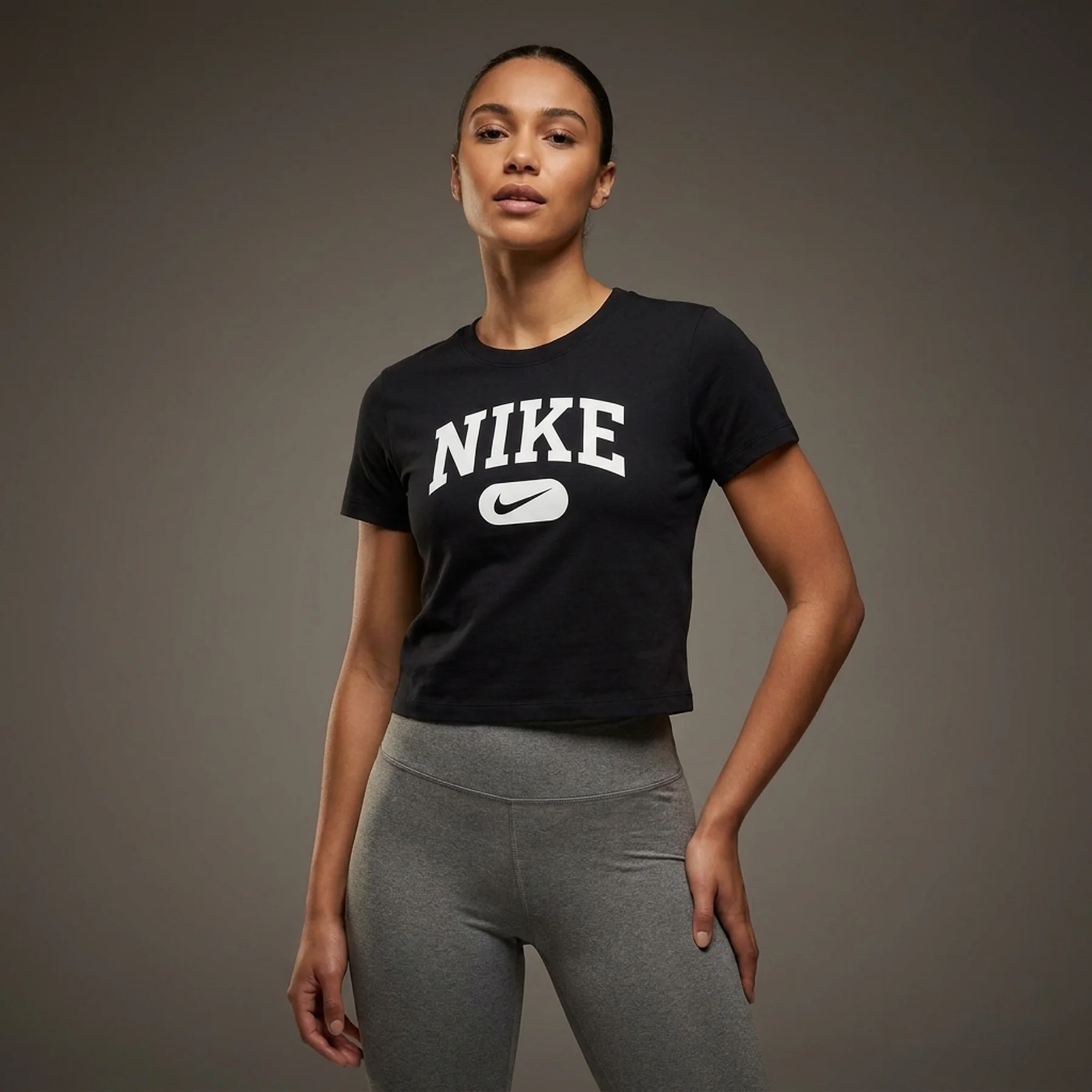 Футболка жіноча Nike Sportswear Slim Cropped T-Shirt Black (HQ1709-010)