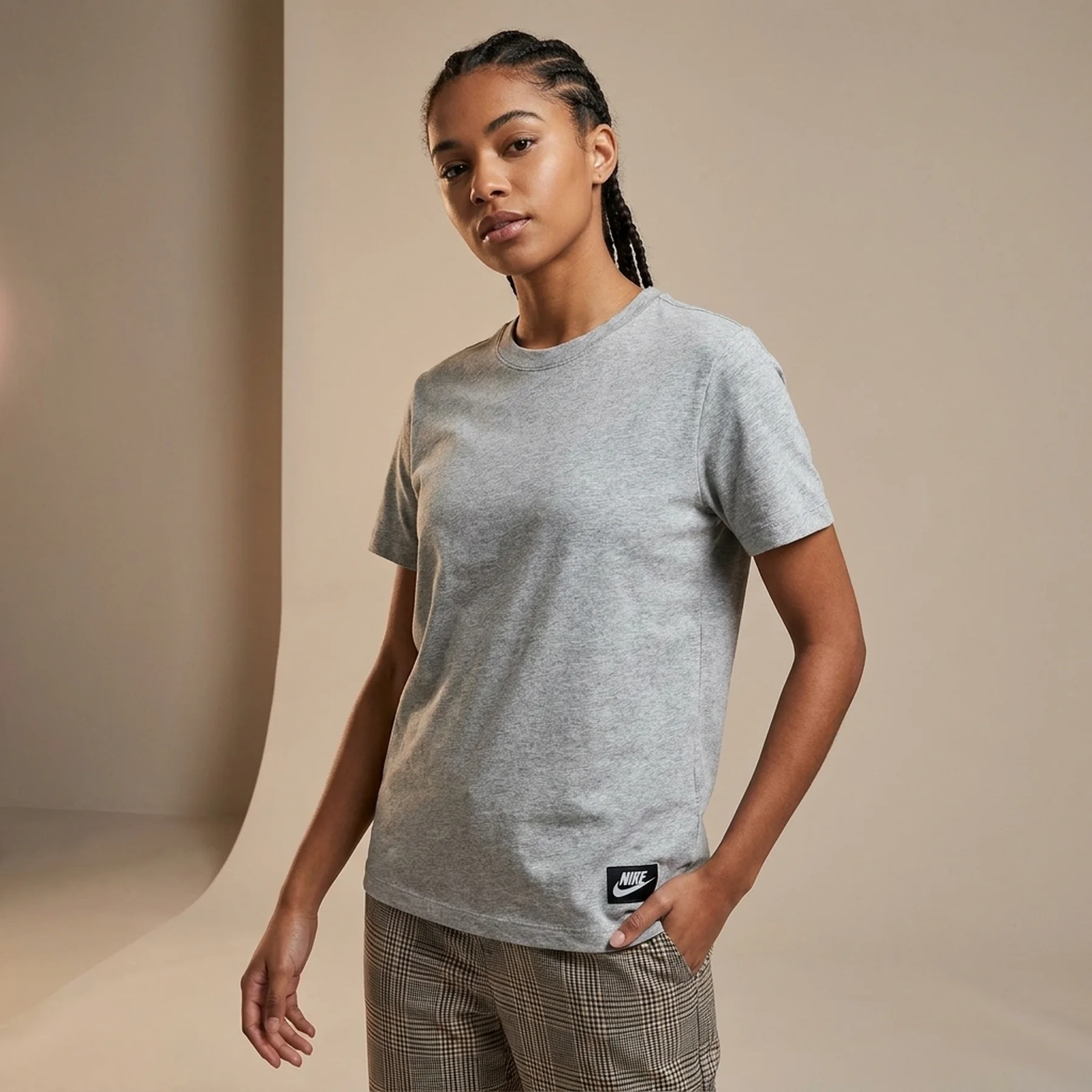 Футболка жіноча Nike Sportswear Ss Crew Nby (CZ6368-063)