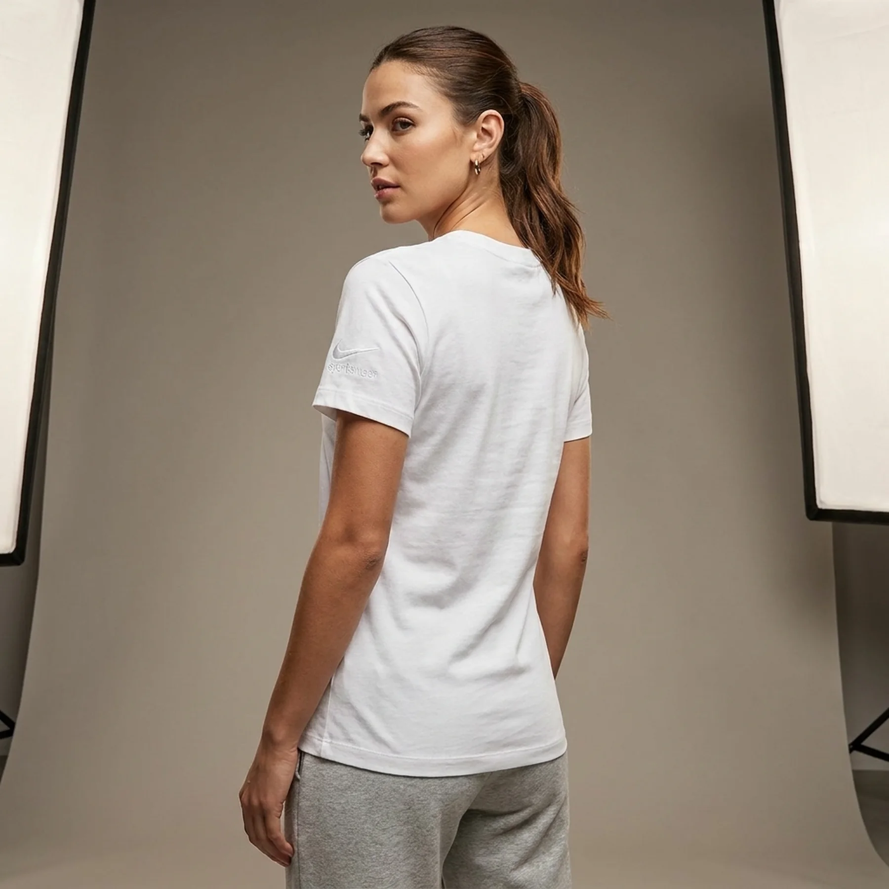 Футболка жіноча Nike Sportswear Twisted (DV8216-133)