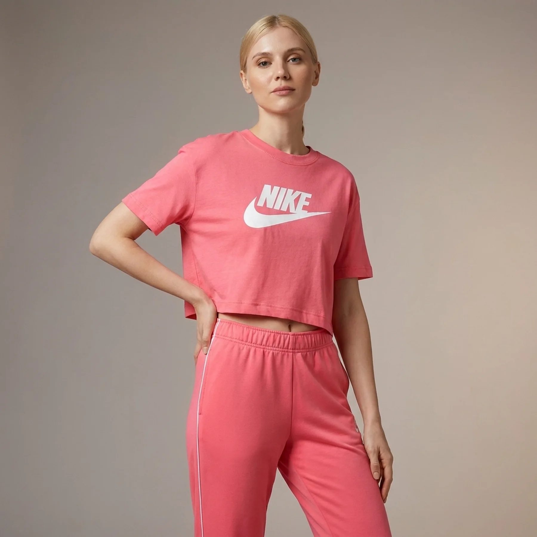 Футболка жіноча Nike W Nsw Tee Essntl Crp Icn Ftr (BV6175-894)