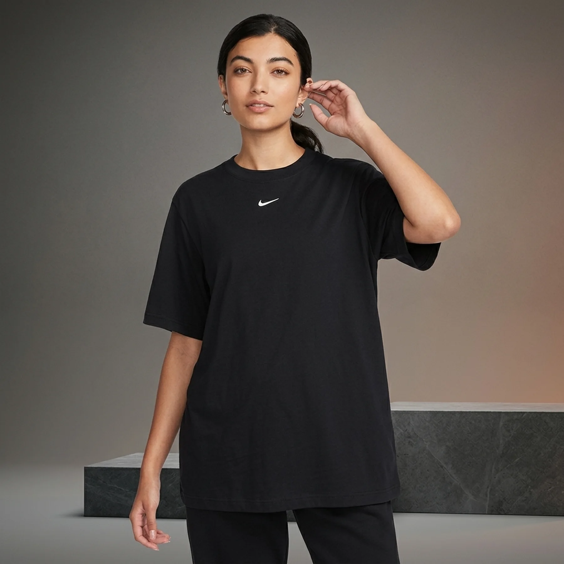 Футболка жіноча Nike W Nsw Tee Essntl Lbr (FD4149-010)