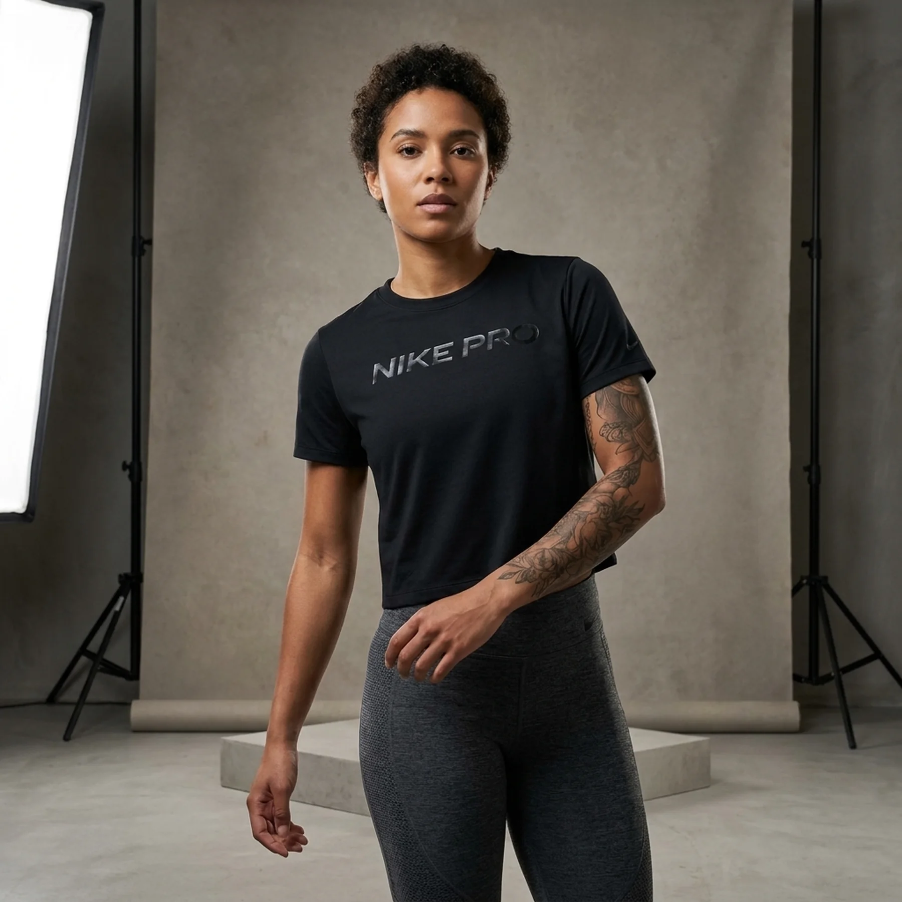 Футболка жіноча Nike W Pro Grx Ss (FQ4985-010)