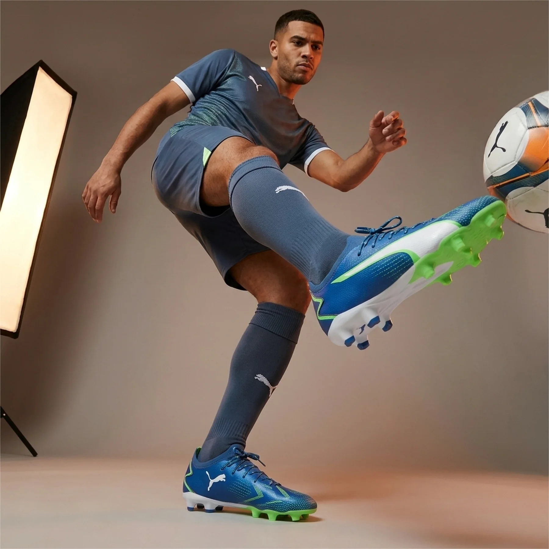 Футбольні бутси PUMA Ultra Play Fg/Ag 107423-03 розмір 42