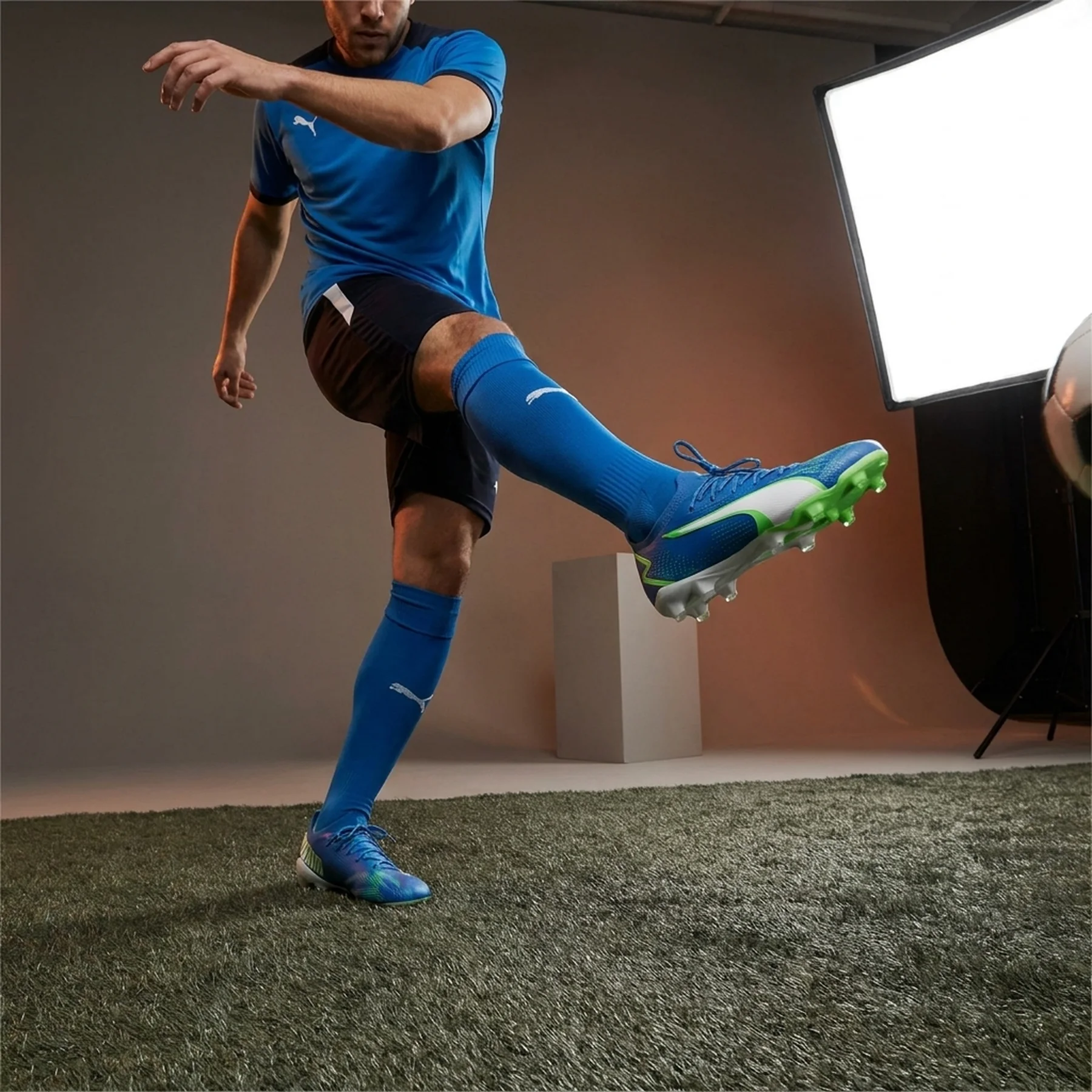 Футбольні бутси PUMA Ultra Play Fg/Ag 107423-03 розмір 43