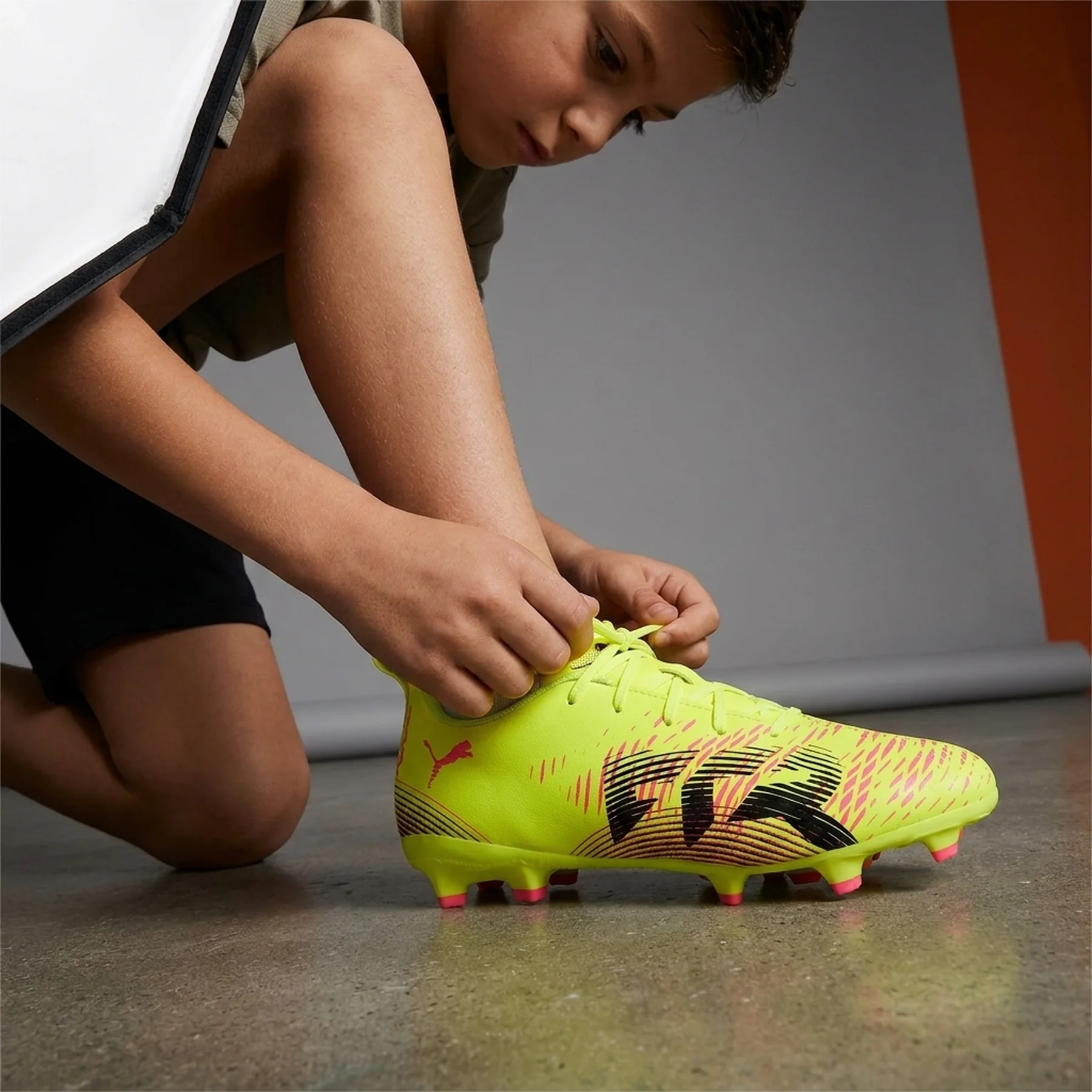 Футбольні дитячі бутси PUMA Future 8 Play FG/AG Junior 108144_03, розмір 37.5
