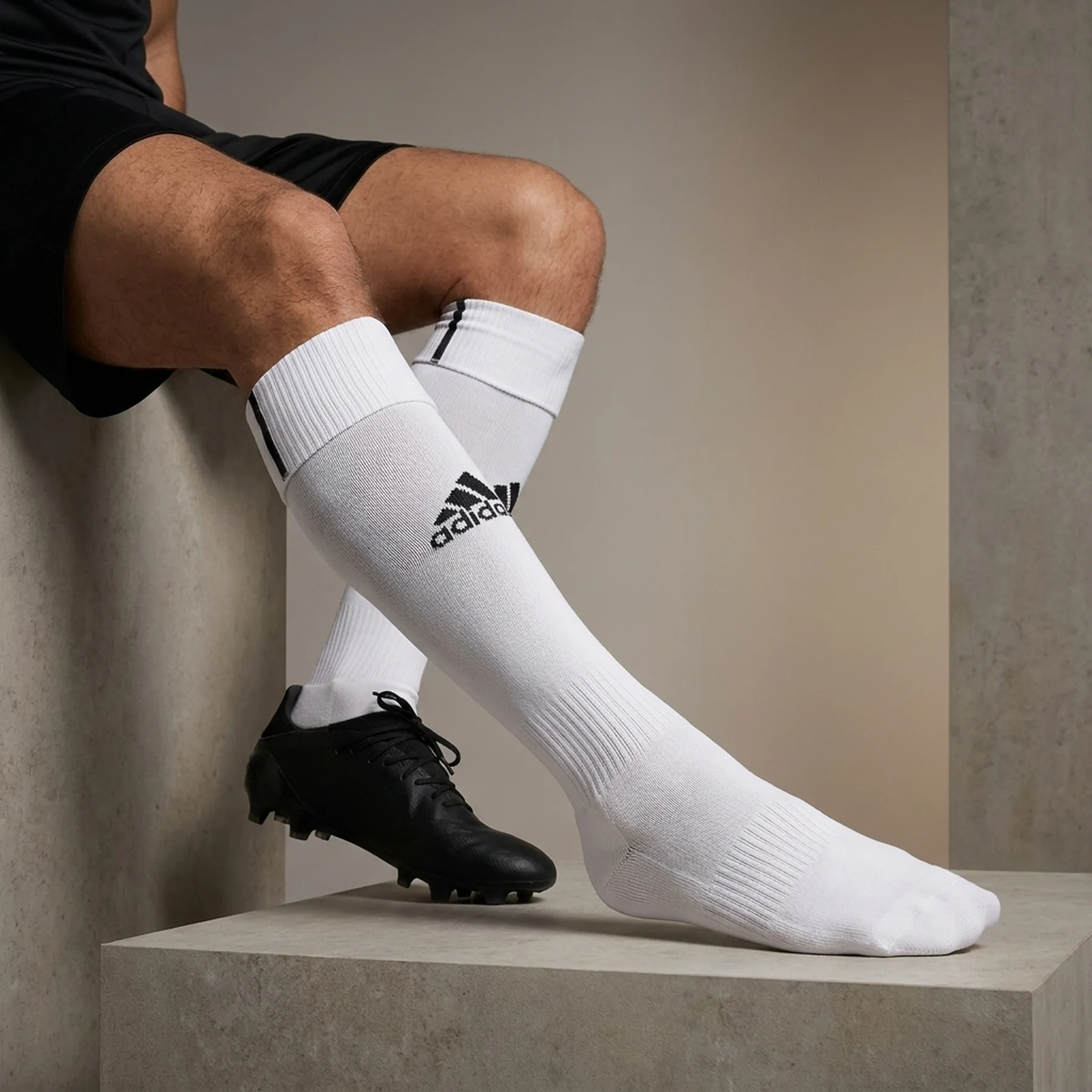 Футбольні гетри Adidas Santos 18 (білий)