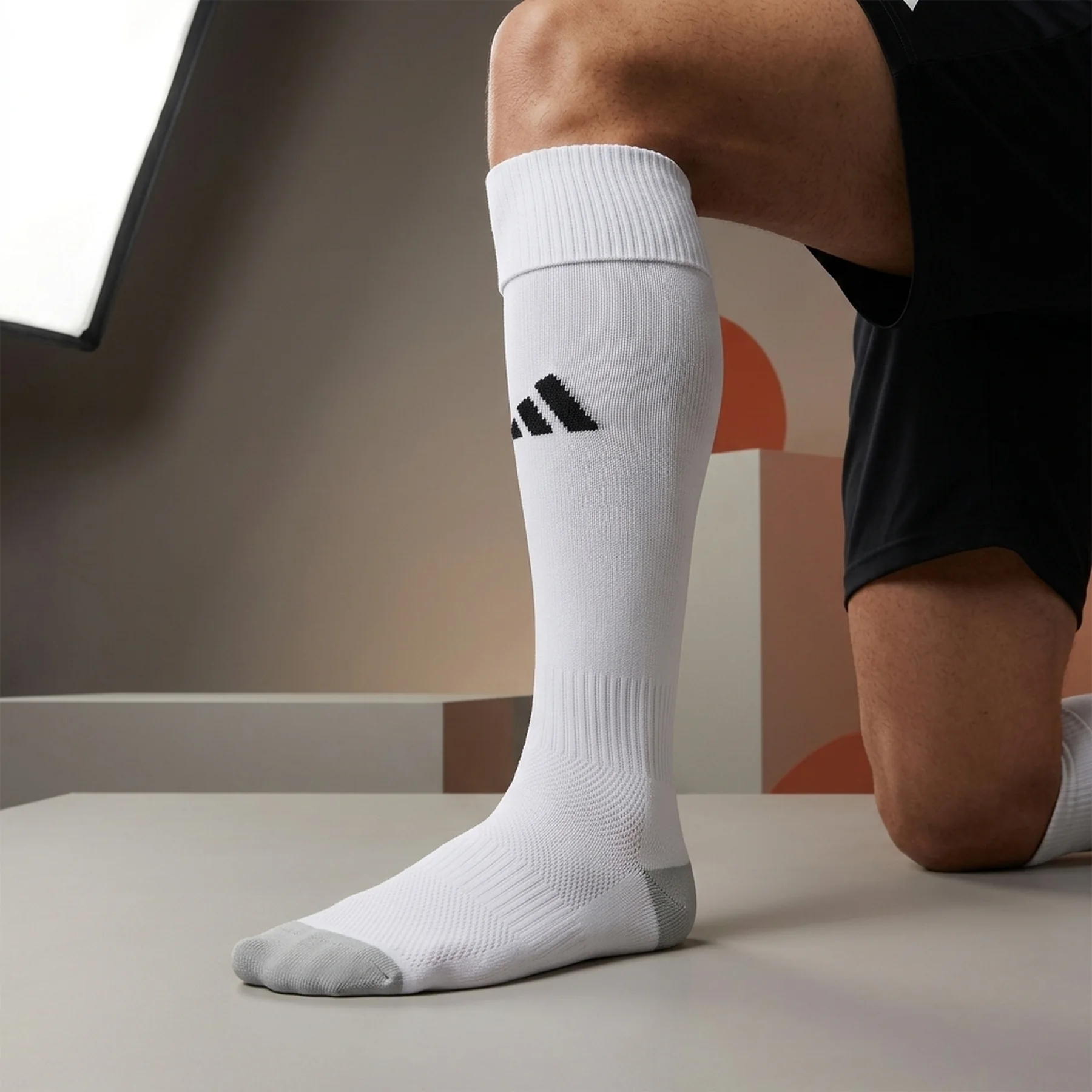 Футбольні гетри унісекс Adidas Milano 23 Performance (IB7813)