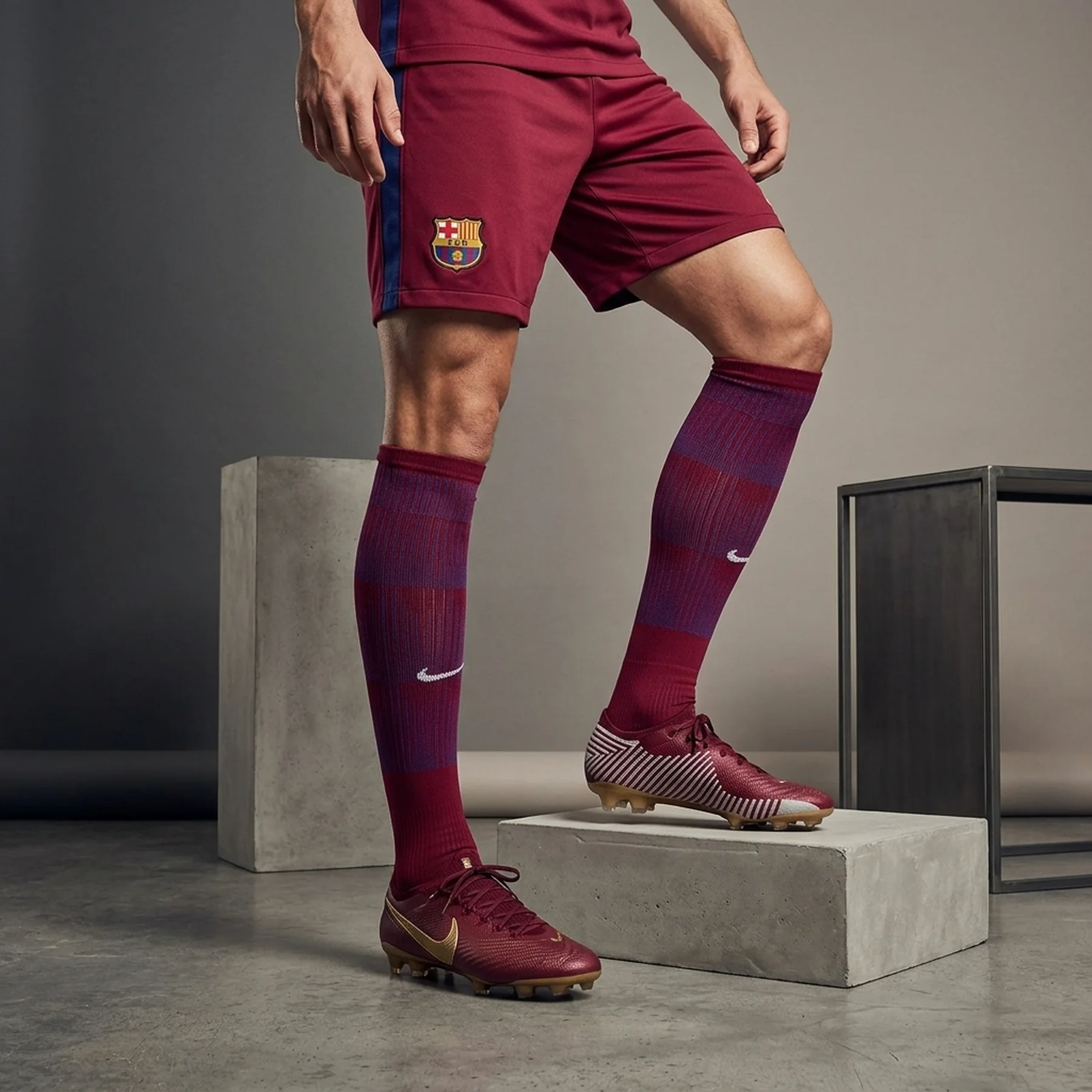 Футбольні гетри унісекс Nike Fcb Strike Kh Hm (FD9047-620)