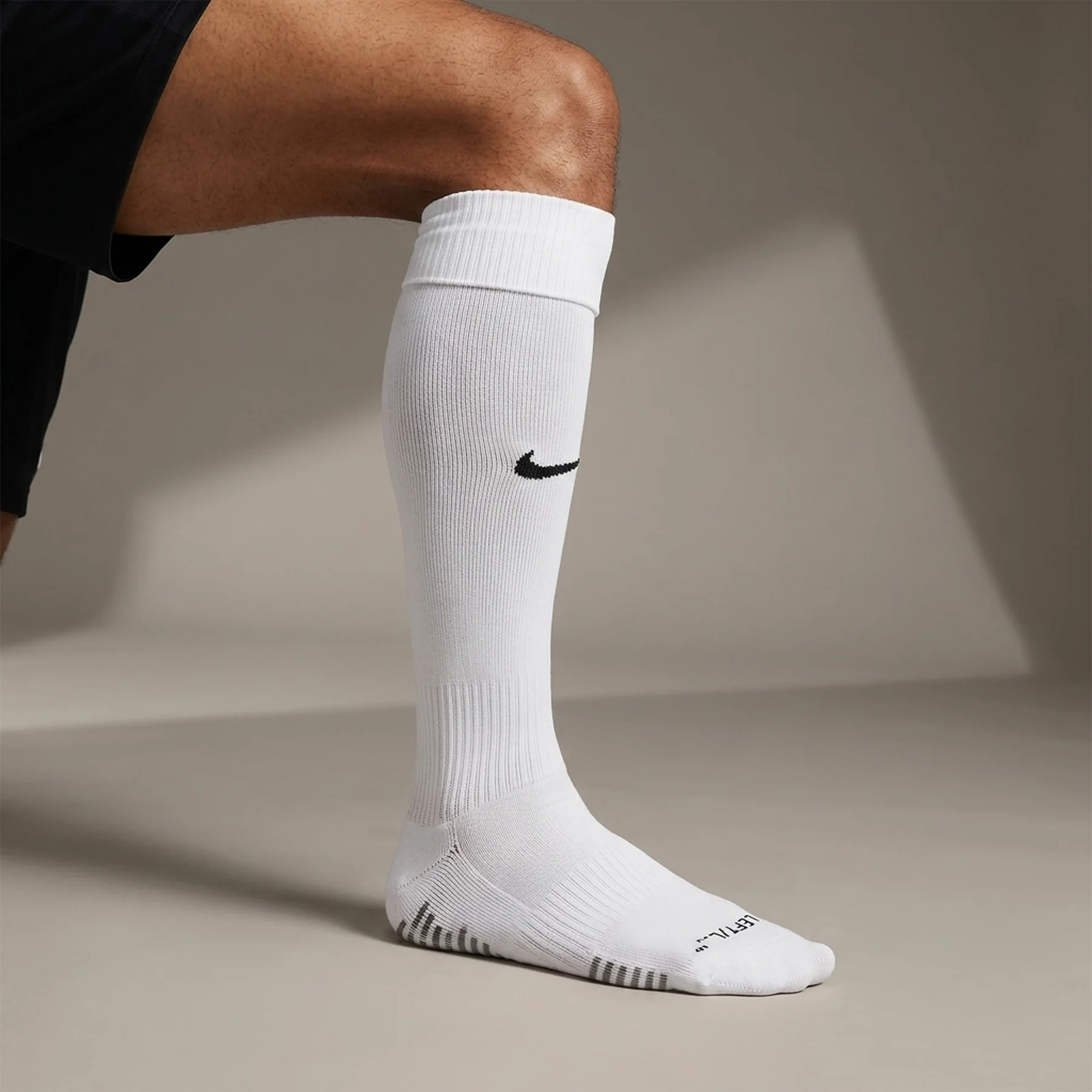 Футбольні гетри унісекс Nike Squad Football Knee-High (SK0038-100)