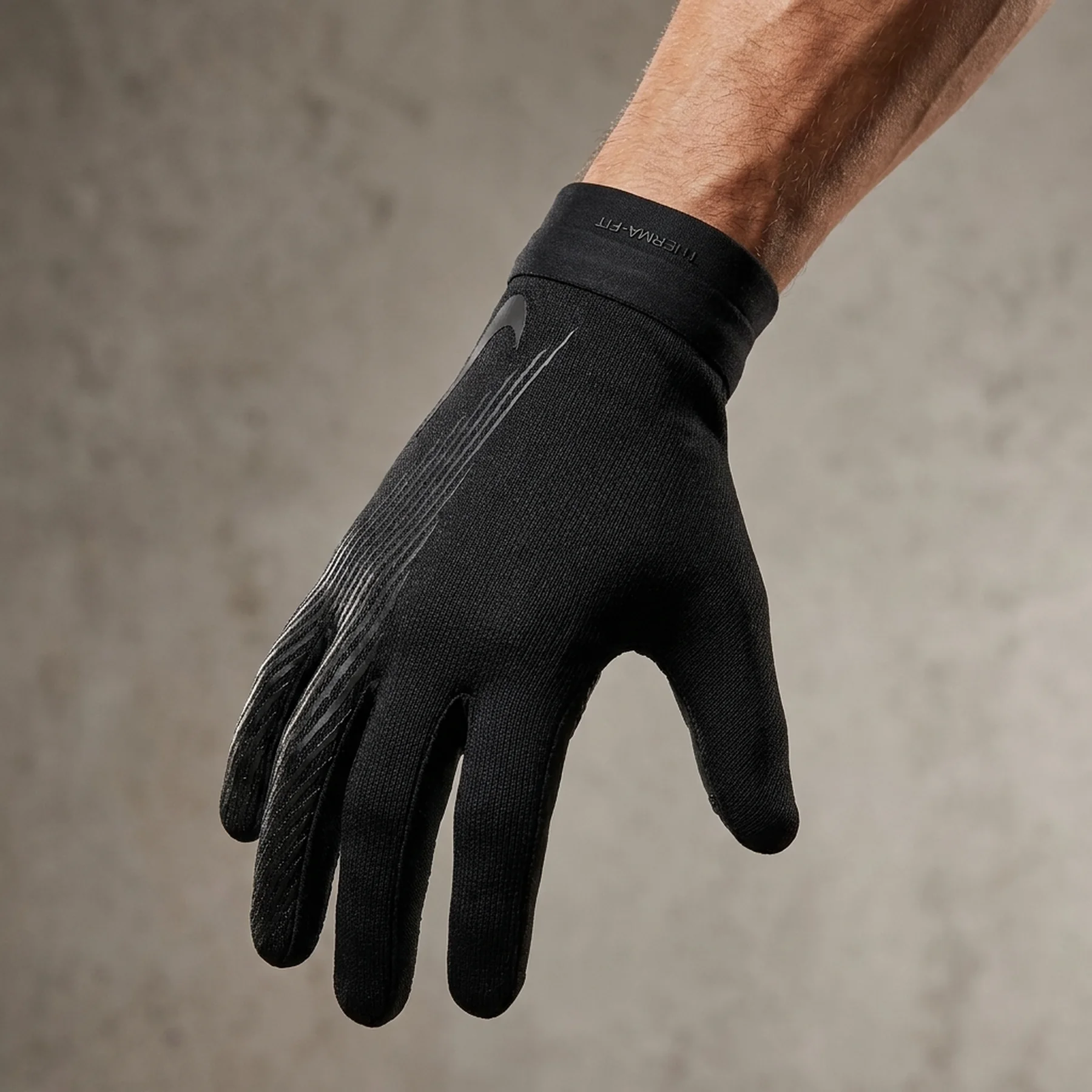 Футбольні рукавиці унісекс Nike Academy Therma-Fit (HF0546-010)