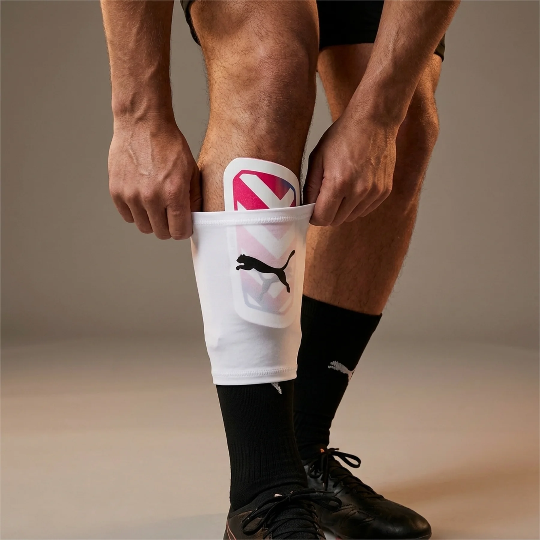 Футбольні щитки Puma Ultra Light Sleeve