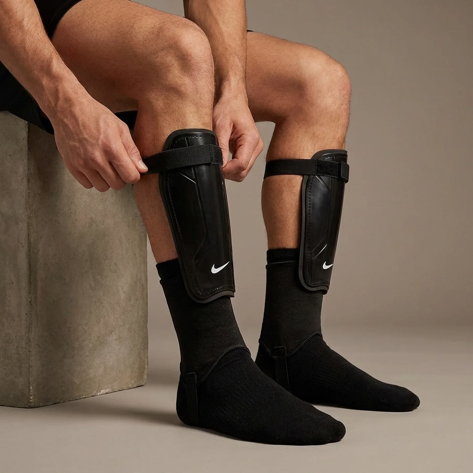 Футбольні щитки унісекс Nike Charge Grd (DX4608-010)