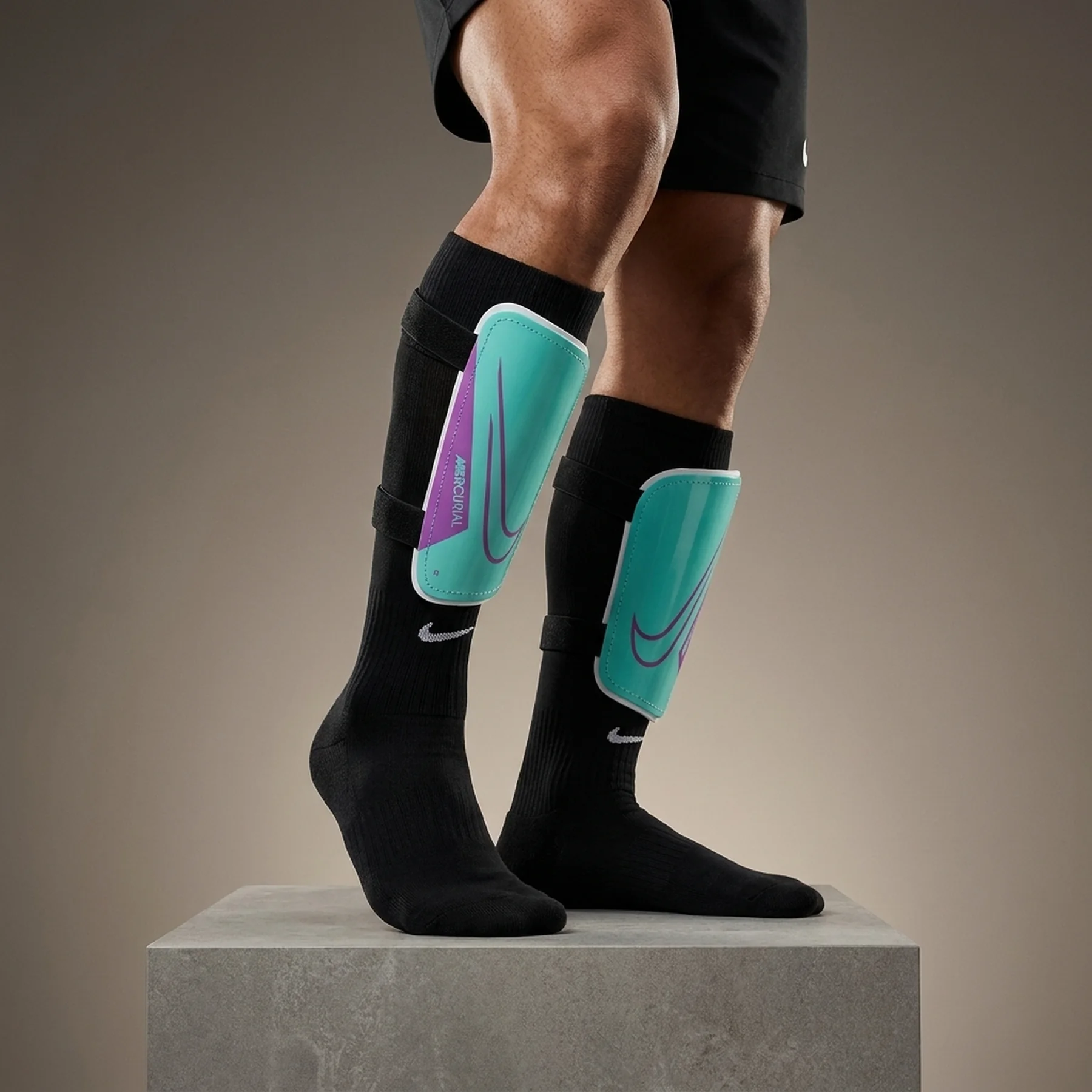 Футбольні щитки унісекс Nike Mercurial (DN3614-354)