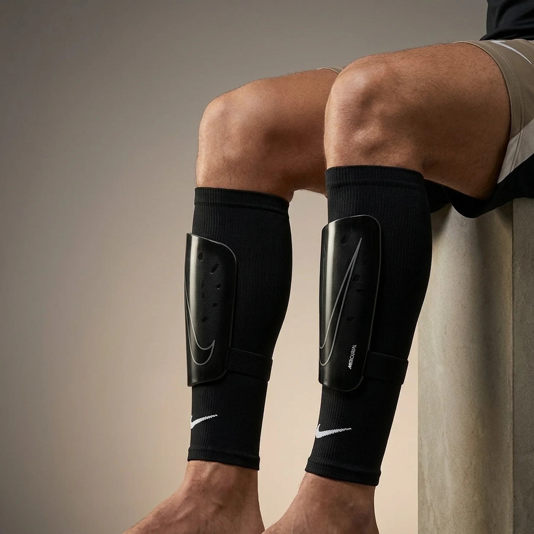 Футбольні щитки унісекс Nike Mercurial Lite (DN3611-010)