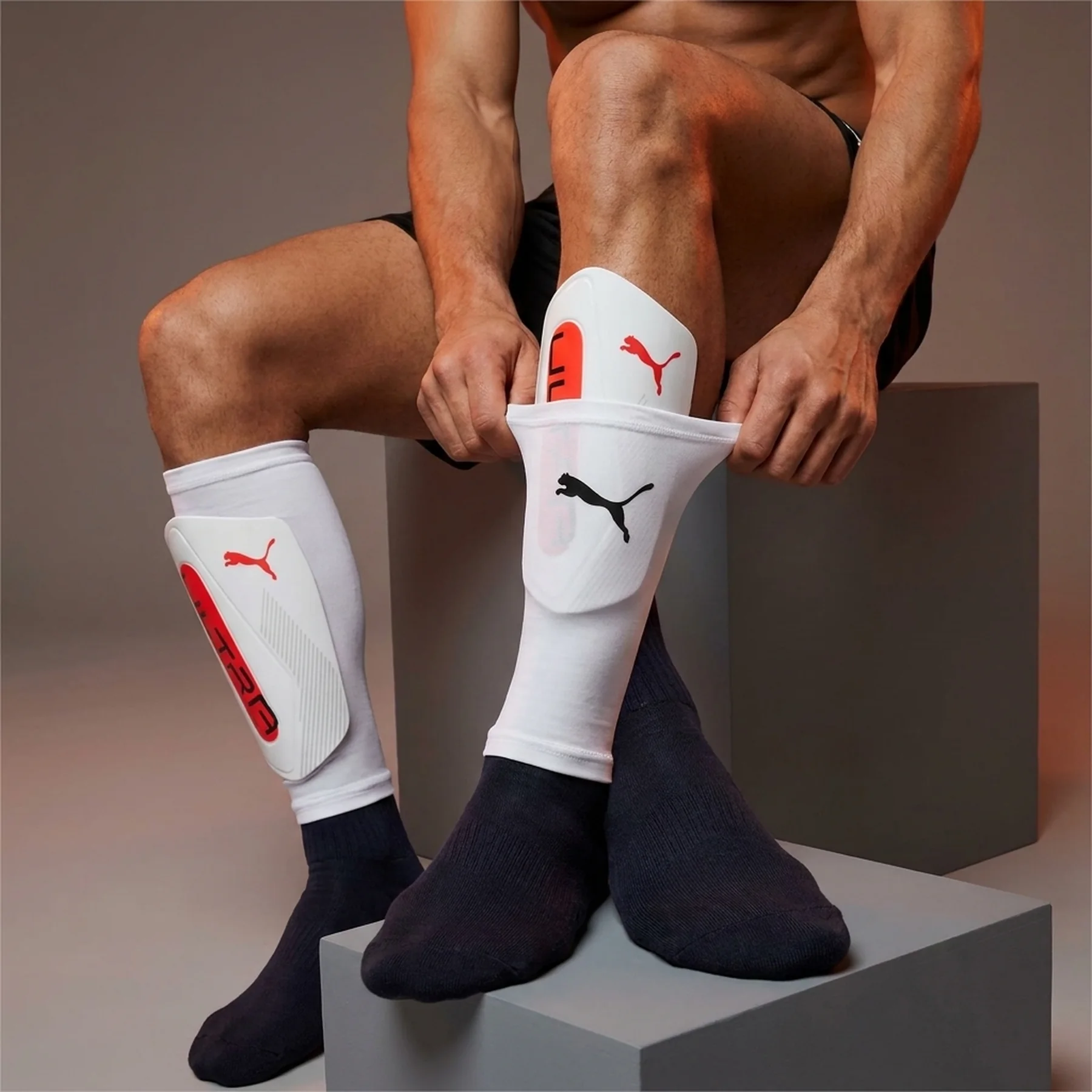 Щитки Puma ULTRA Light Sleeve