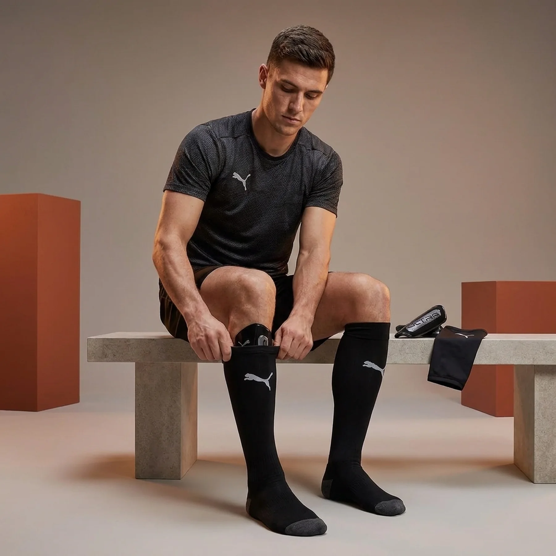 Щитки Puma ULTRA Light Sleeve