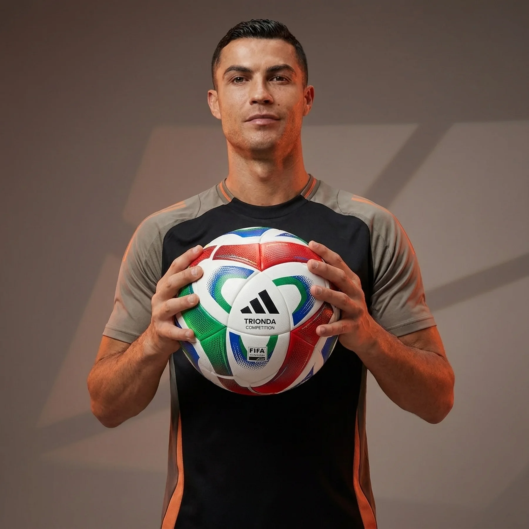 Футбольний м'яч Adidas FIFA World Cup 26™ Trionda Competition Ball (JD8031), розмір №5