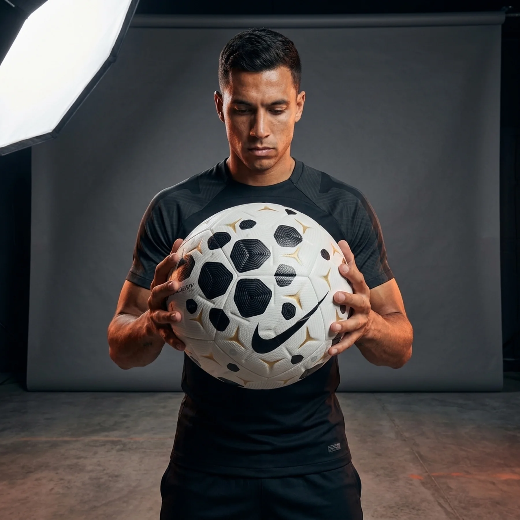 М'яч футбольний Nike ACADEMY PLUS - FA25