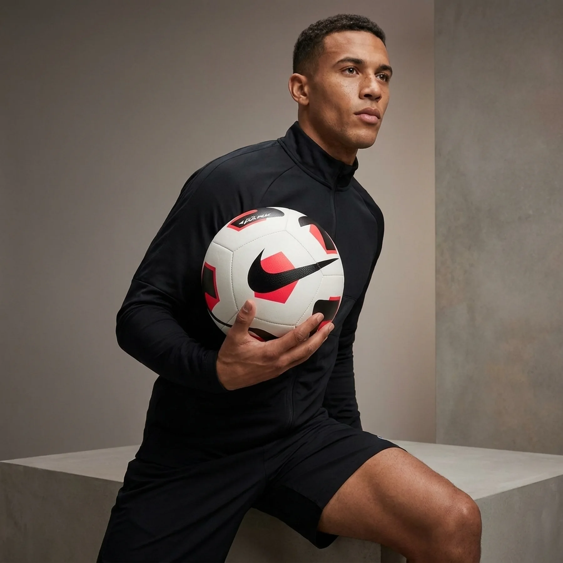 Футбольний м'яч Nike Park (DN3607-100)
